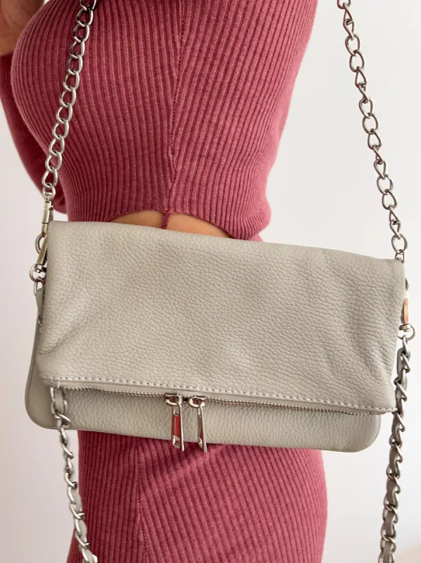 Bolso piel cadenas hielo sold by Sorellas