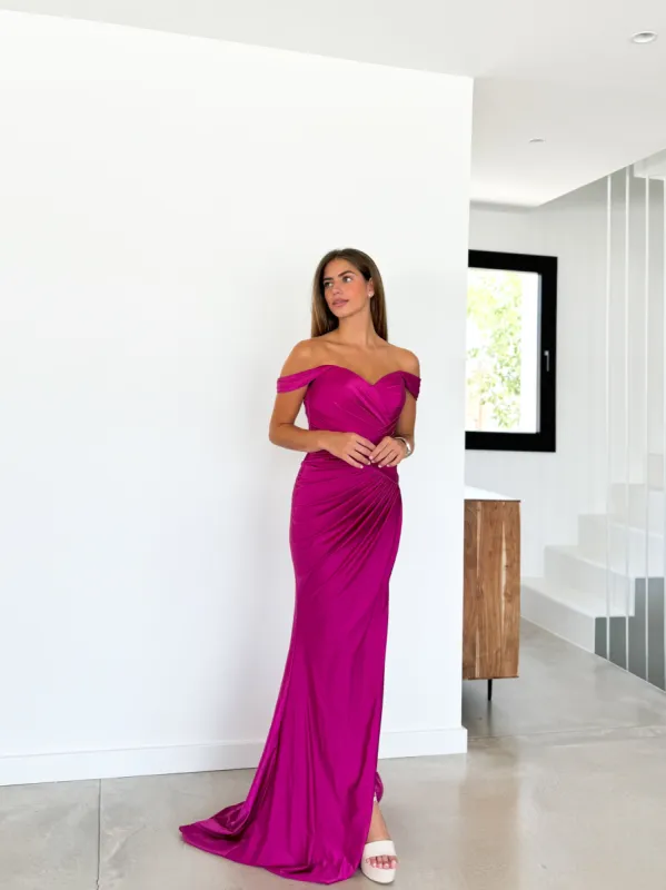 Vestido barco frunce cruzado amarena sold by Sorellas