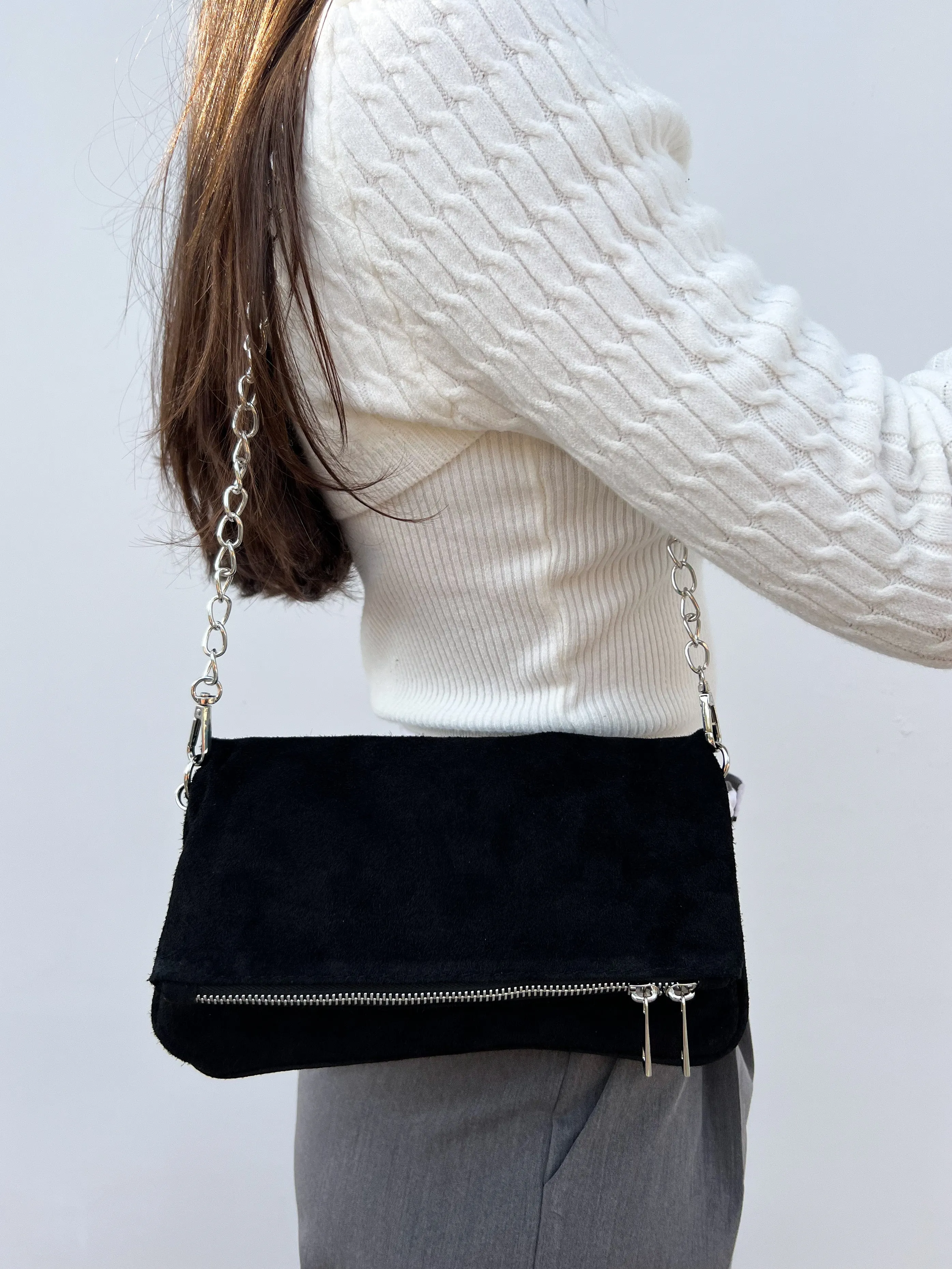 Bolso piel cadenas ante negro sold by Sorellas product image thumbnail 5