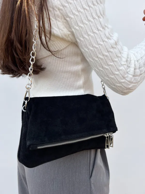 Bolso piel cadenas ante negro sold by Sorellas