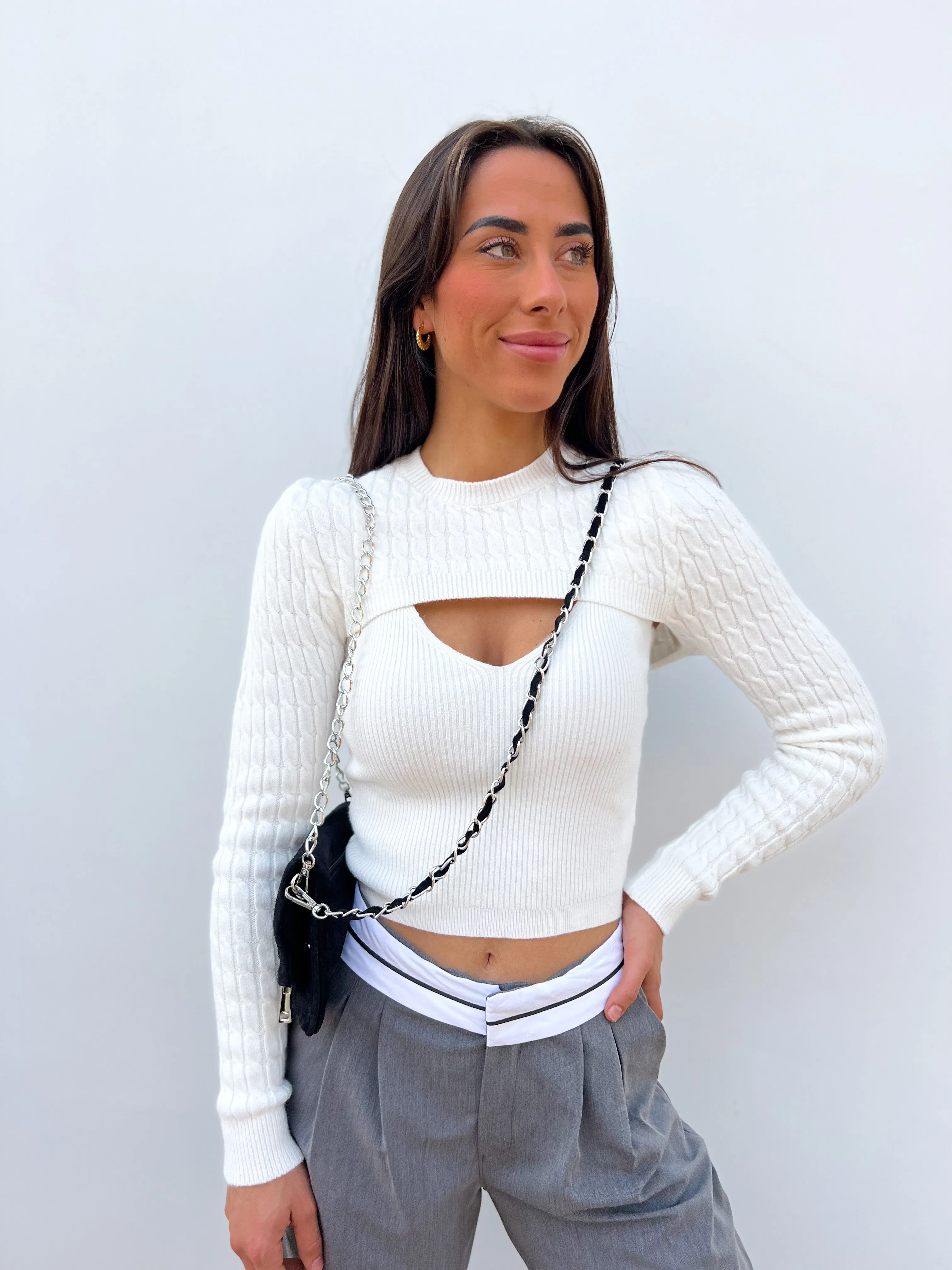 Bolso piel cadenas ante negro sold by Sorellas product image thumbnail 3