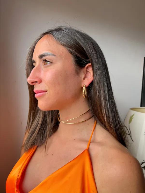 Choker dorado cruzado sold by Sorellas