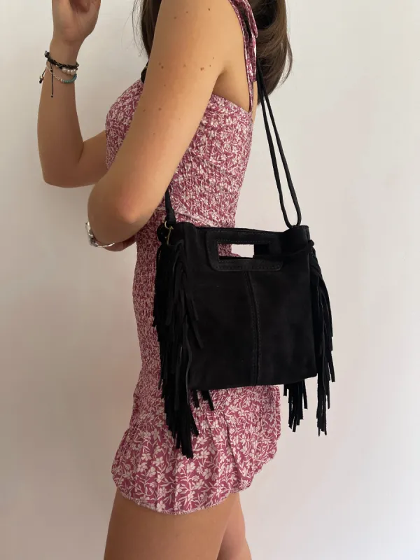 Bolso piel flecos negro sold by Sorellas