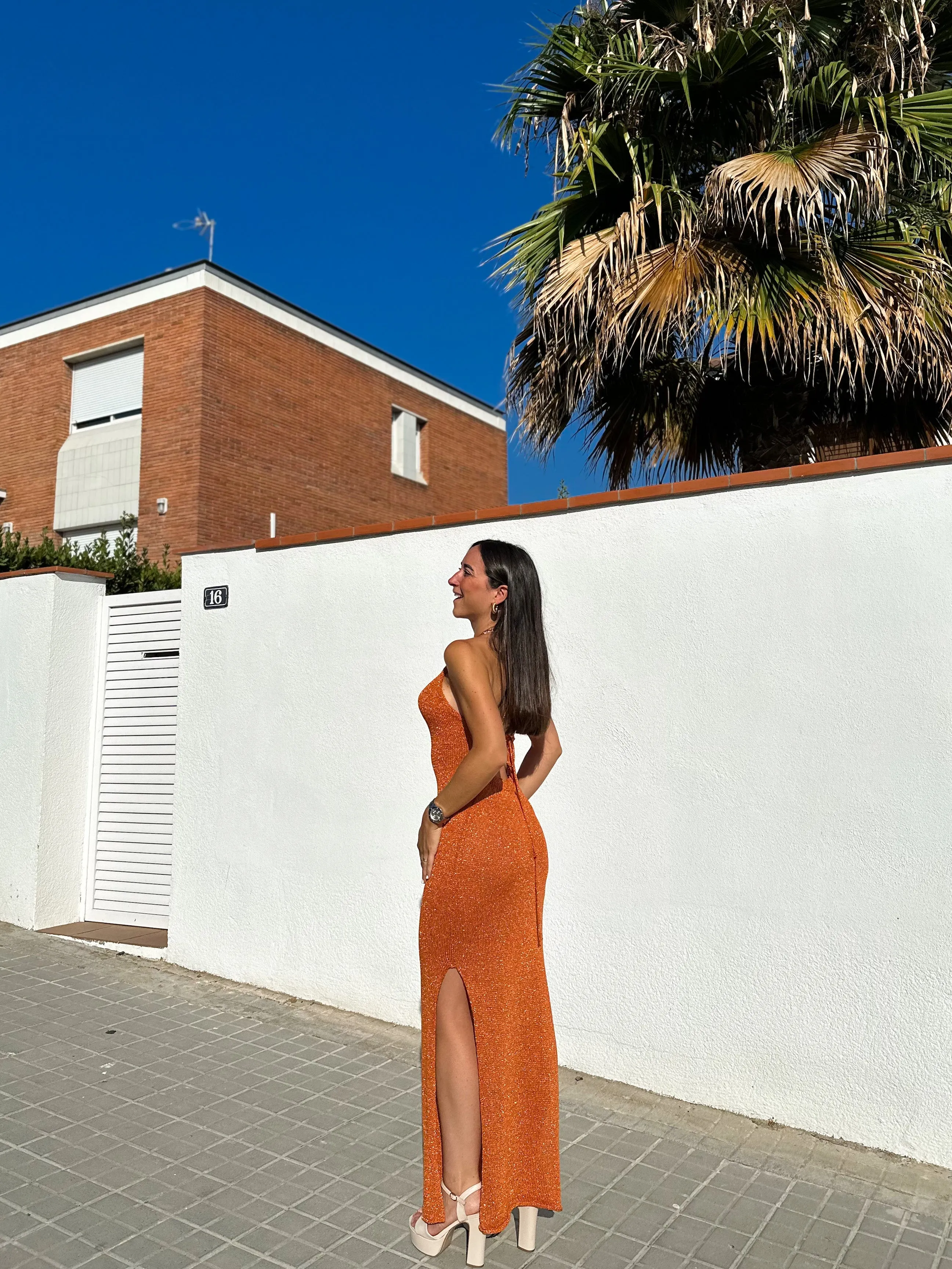 Vestido halter punto naranja sold by Sorellas product image thumbnail 2