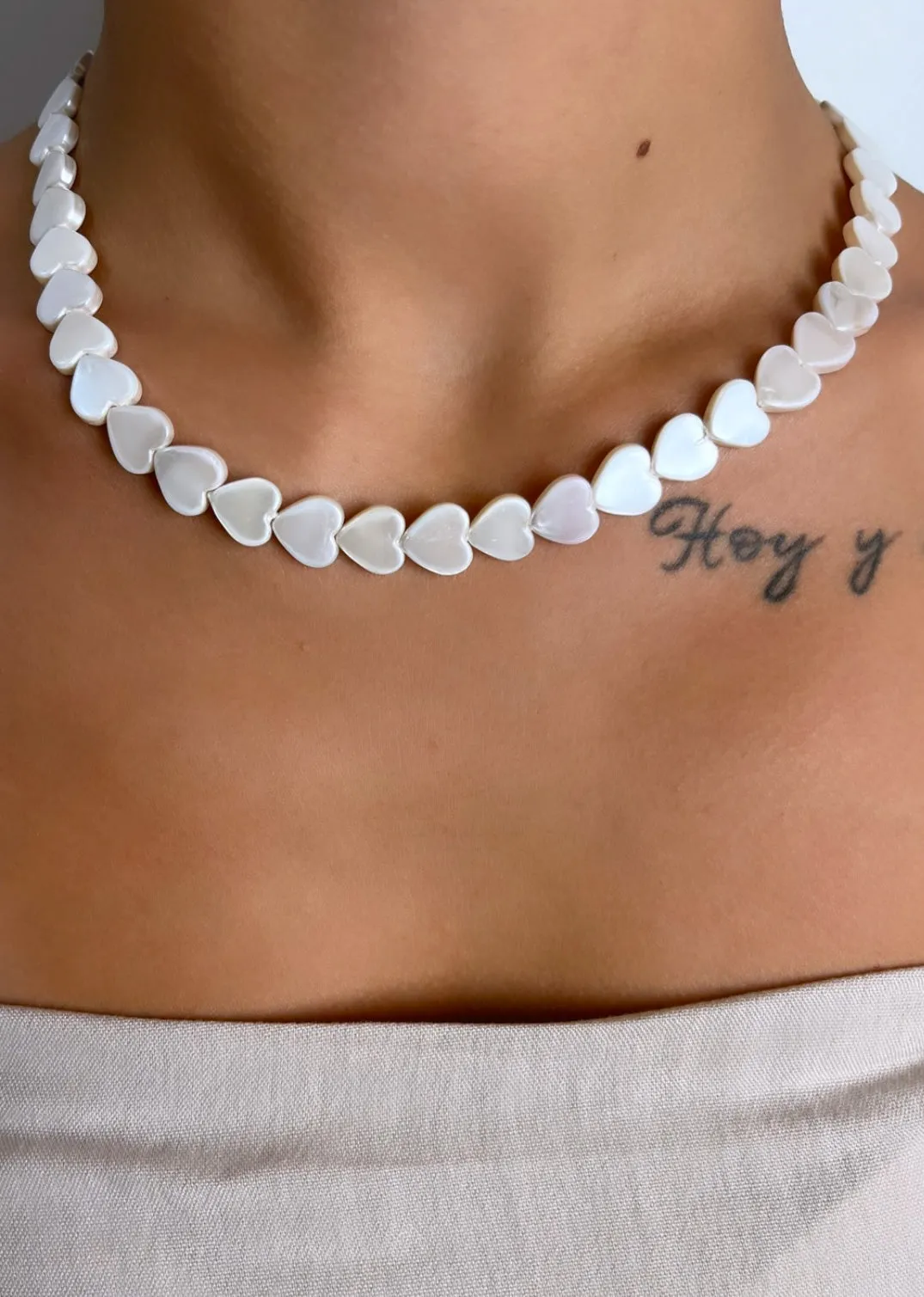 Collar corazones nácar sold by Sorellas product image thumbnail 2