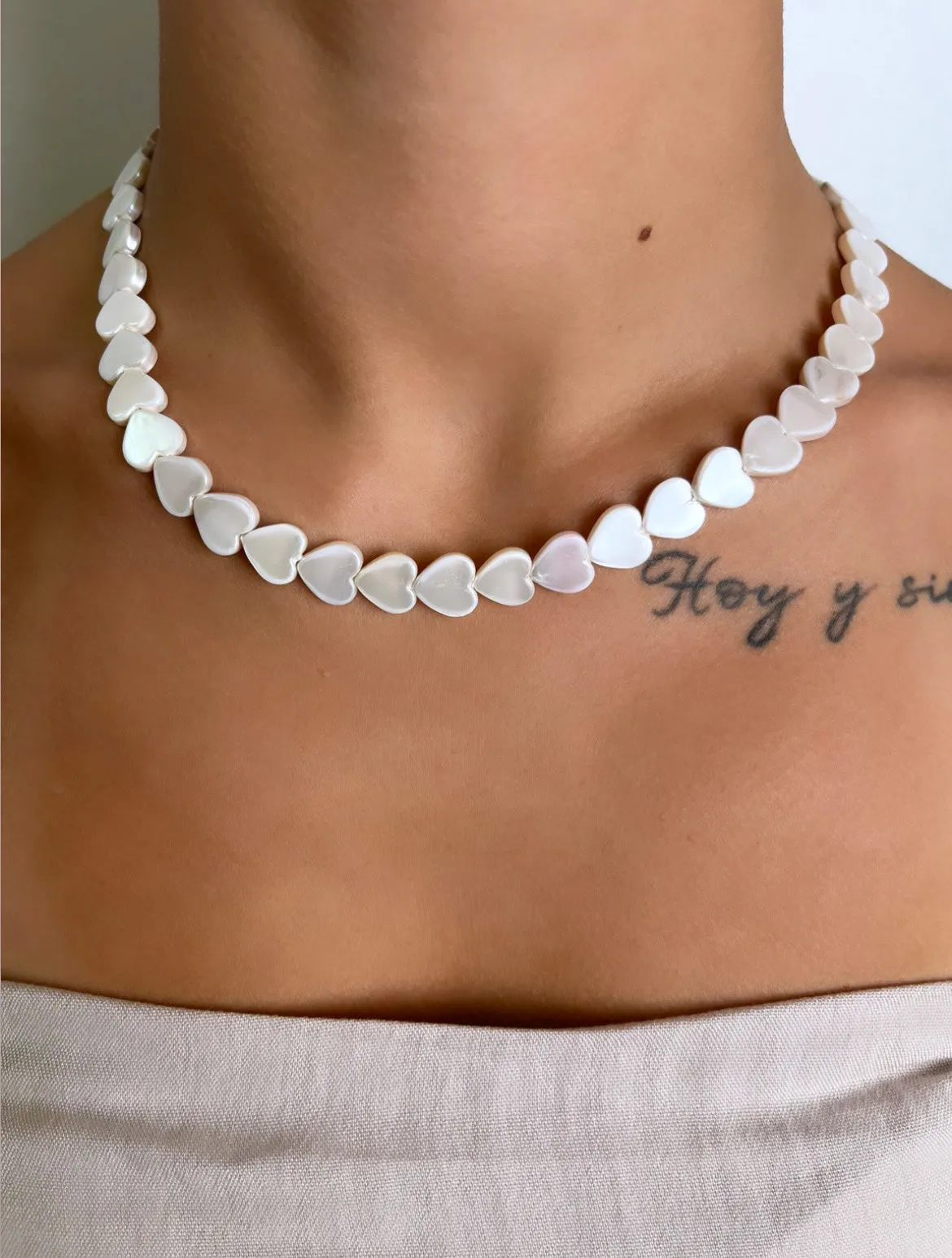 Collar corazones nácar sold by Sorellas