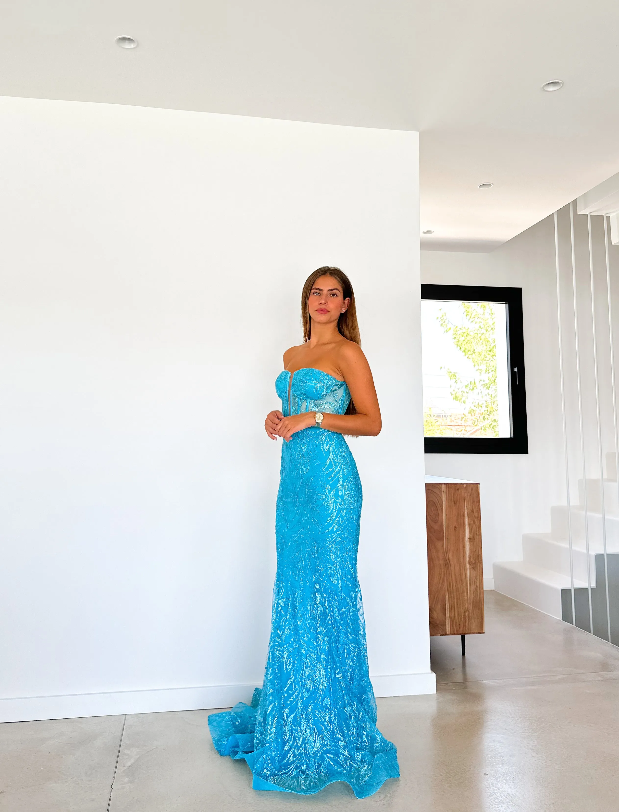 Vestido corse pedreria cola azul sold by Sorellas product image thumbnail 3