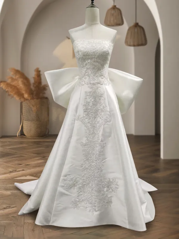 A-Line/Princess Strapless Sleeveless Applique Wedding Dresses sold by Lavetir