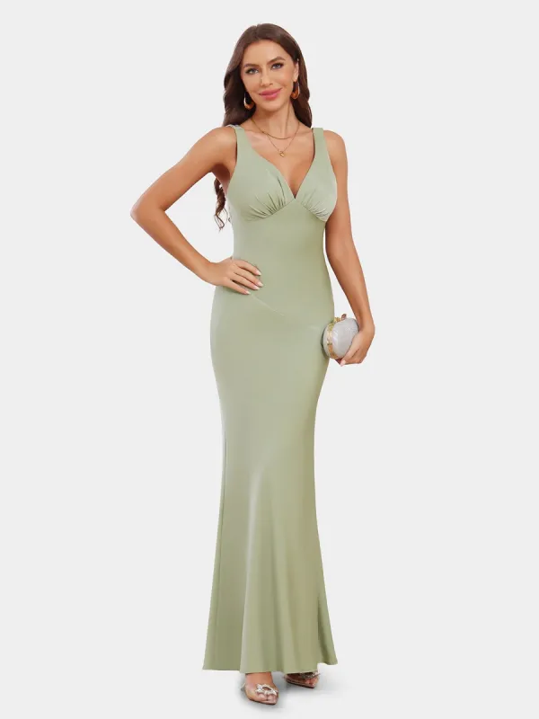 Sheath/Column Plunging V-Neck Sleeveless Bridesmaid Dresses with Ruched sold by Lavetir