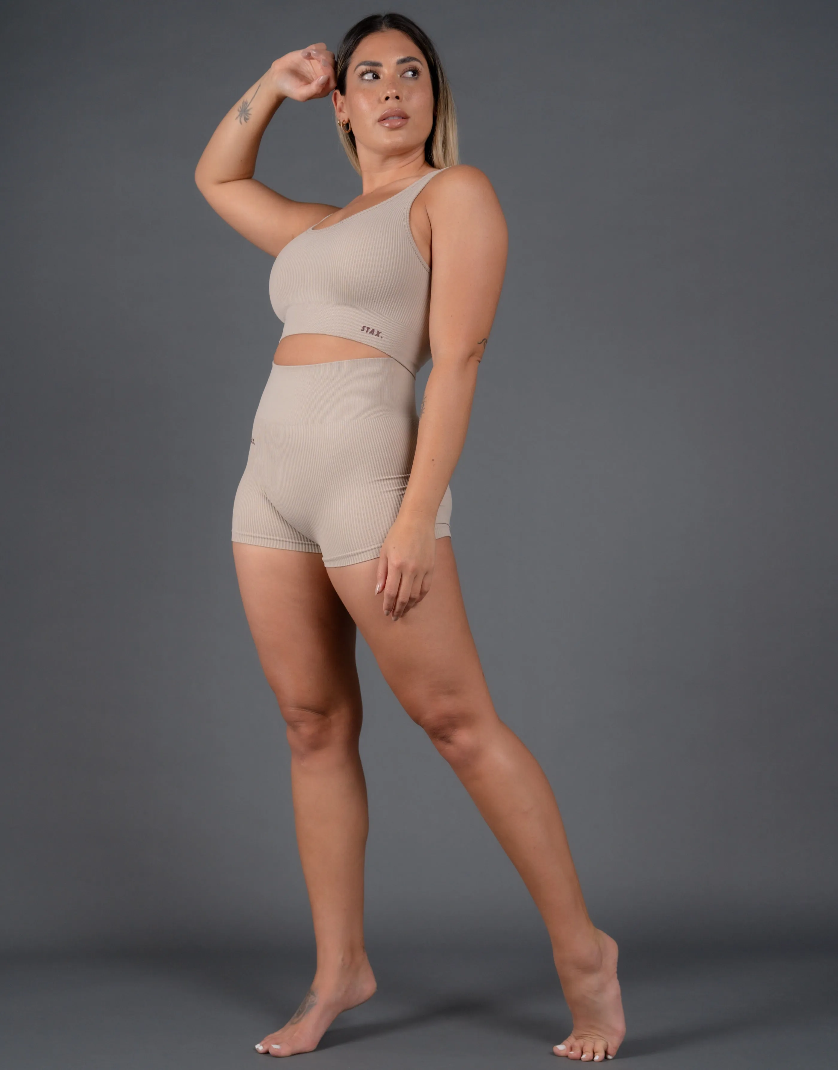 Premium Seamless V5 Low Back Crop Lounge - Kepler (Beige) sold by Stax product image thumbnail 4