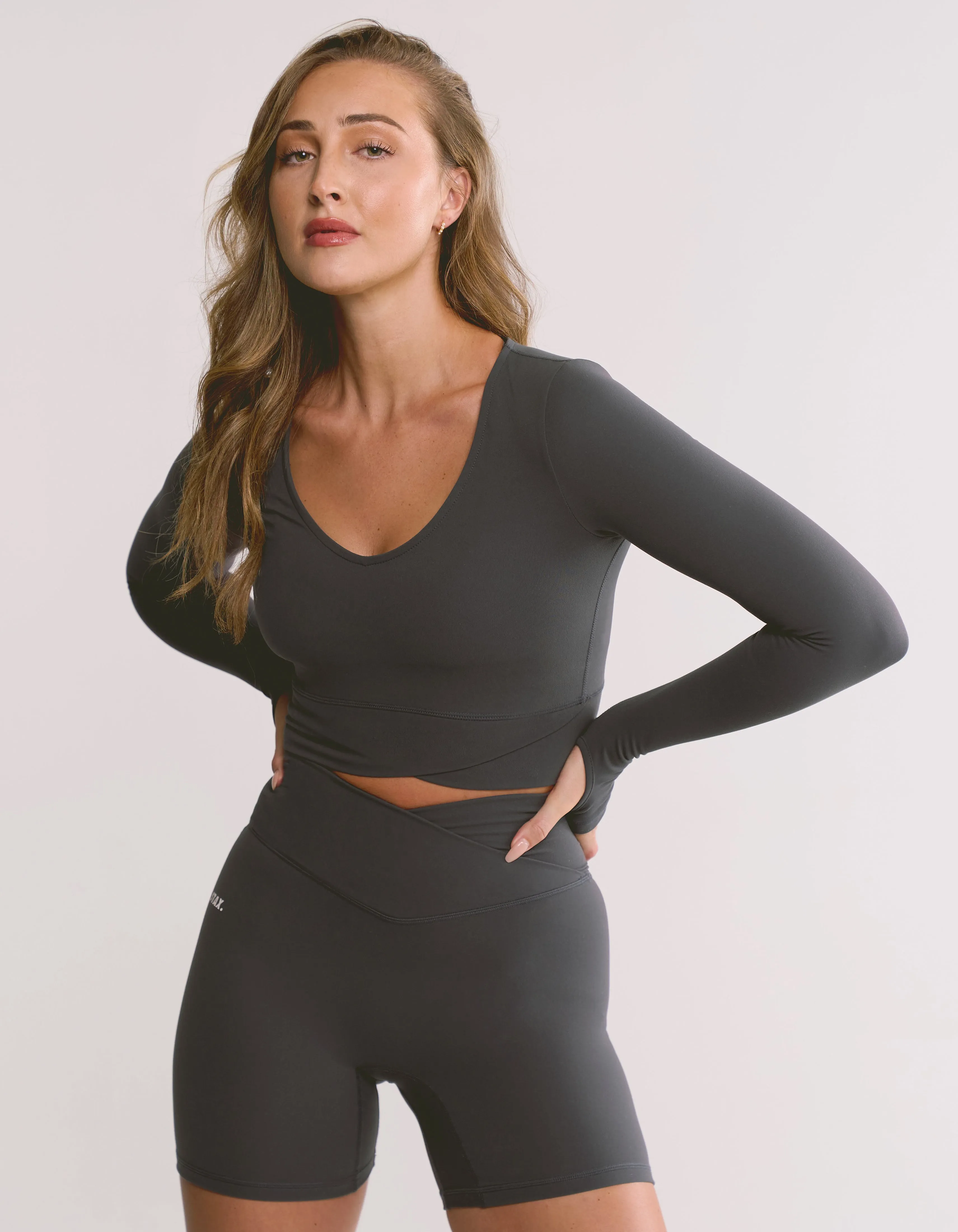 V front Cropped Long Sleeve NANDEX™ - Slate Grey sold by Stax product image thumbnail 4