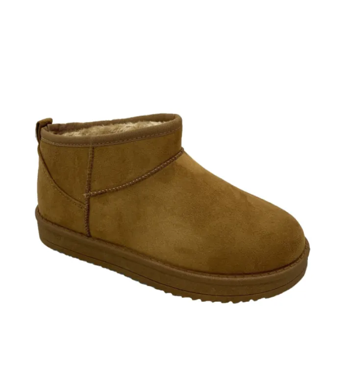 "Cozy" boots camel sold by Meet Me There