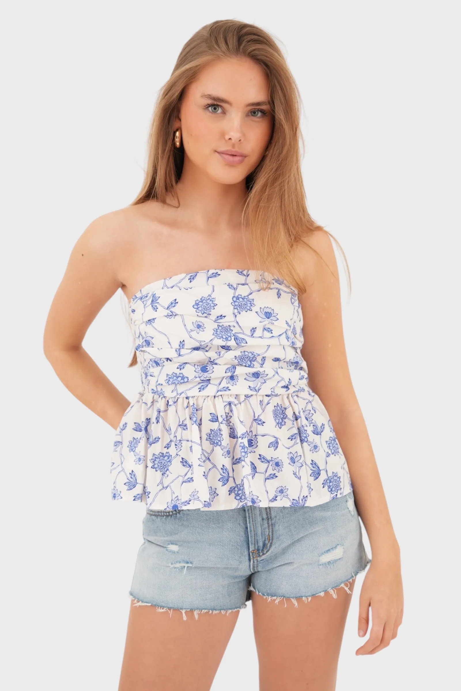 "Dolce vita" top sold by Meet Me There