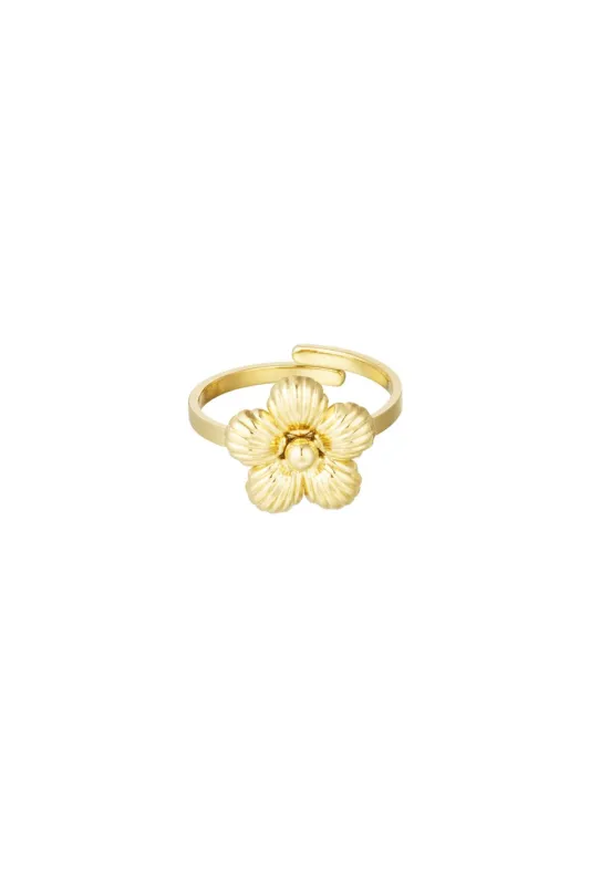 "Daisy" ring sold by Meet Me There