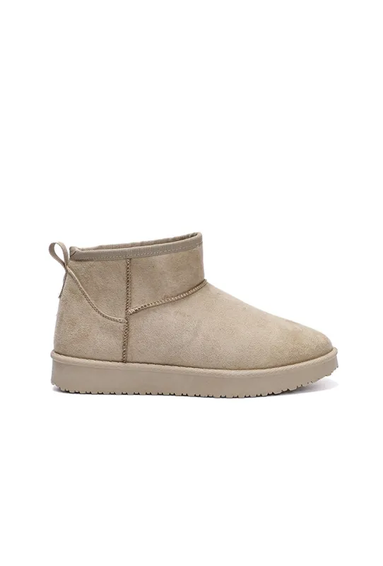 "Cozy" boots beige sold by Meet Me There