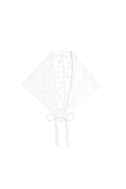 "Lace" scarf white made by Meet Me There