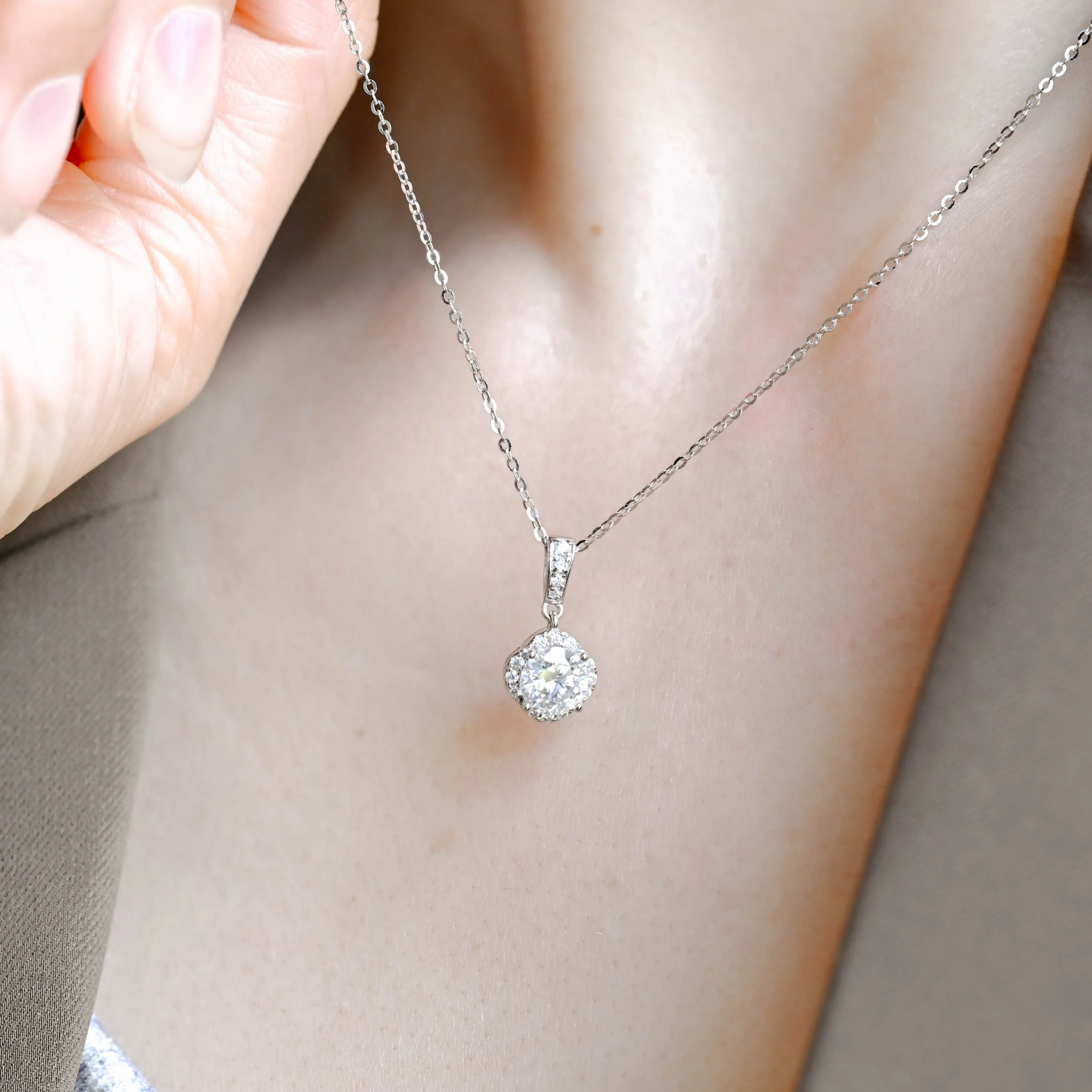 CausYou Solid Gold Halo Round Cut Moissanite Pendant, Minimalist Necklace, Accessories for Women sold by Causyou product image thumbnail 4