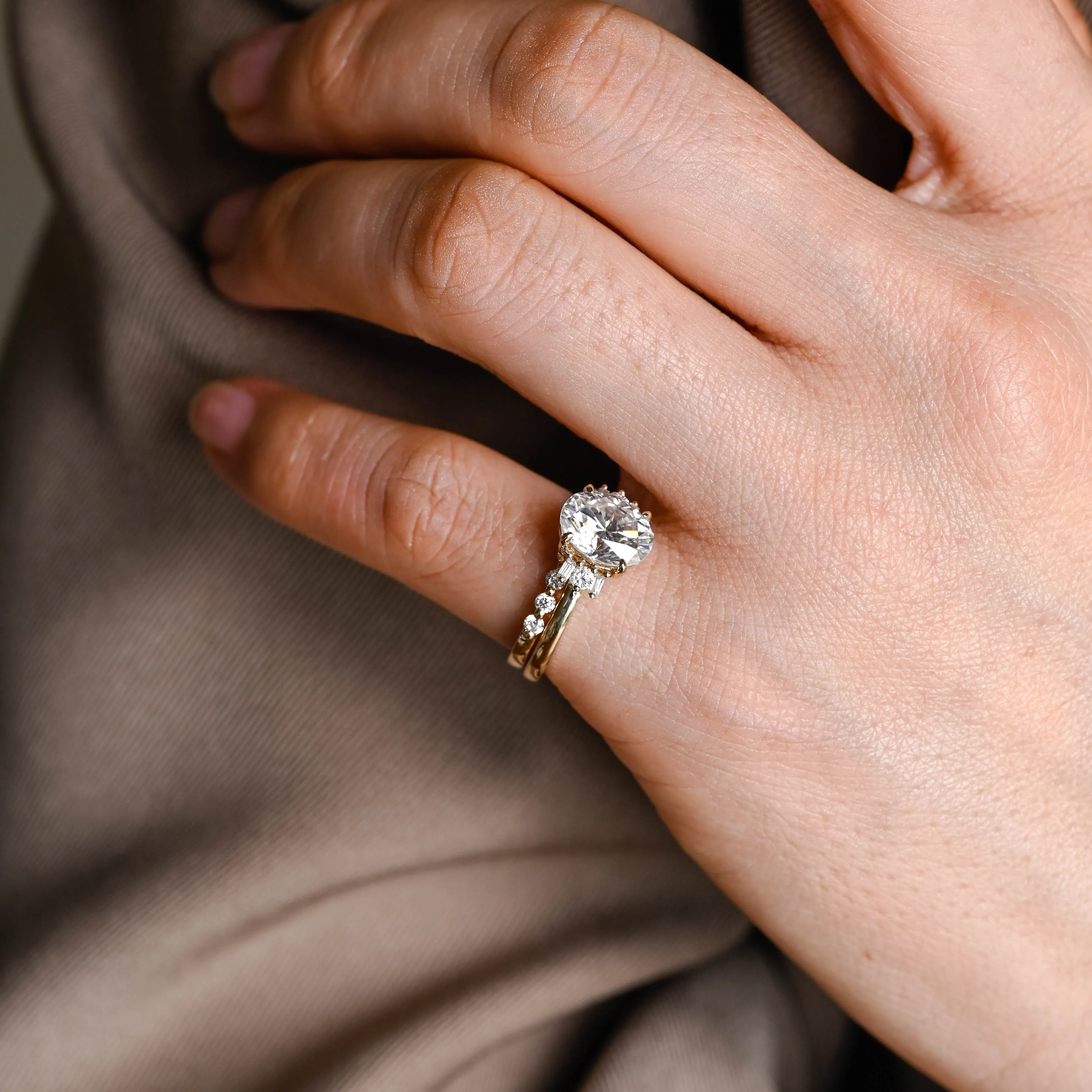 Solid Gold Oval Cut Moissanite Engagement Ring and Wedding Ring Set sold by Causyou product image thumbnail 3