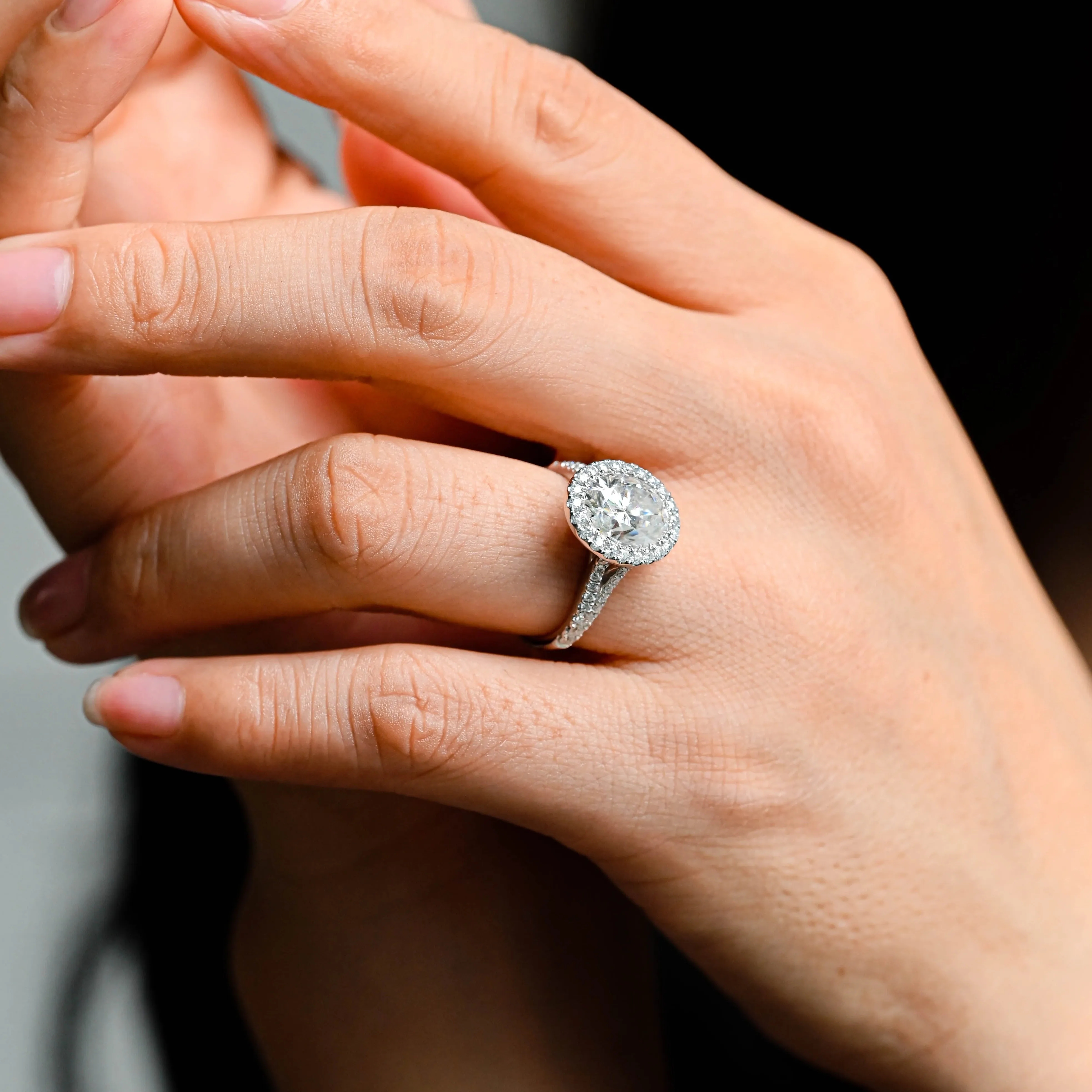 Solid Gold Split Shank Halo Oval Cut Moissanite Engagement Ring sold by Causyou product image thumbnail 3