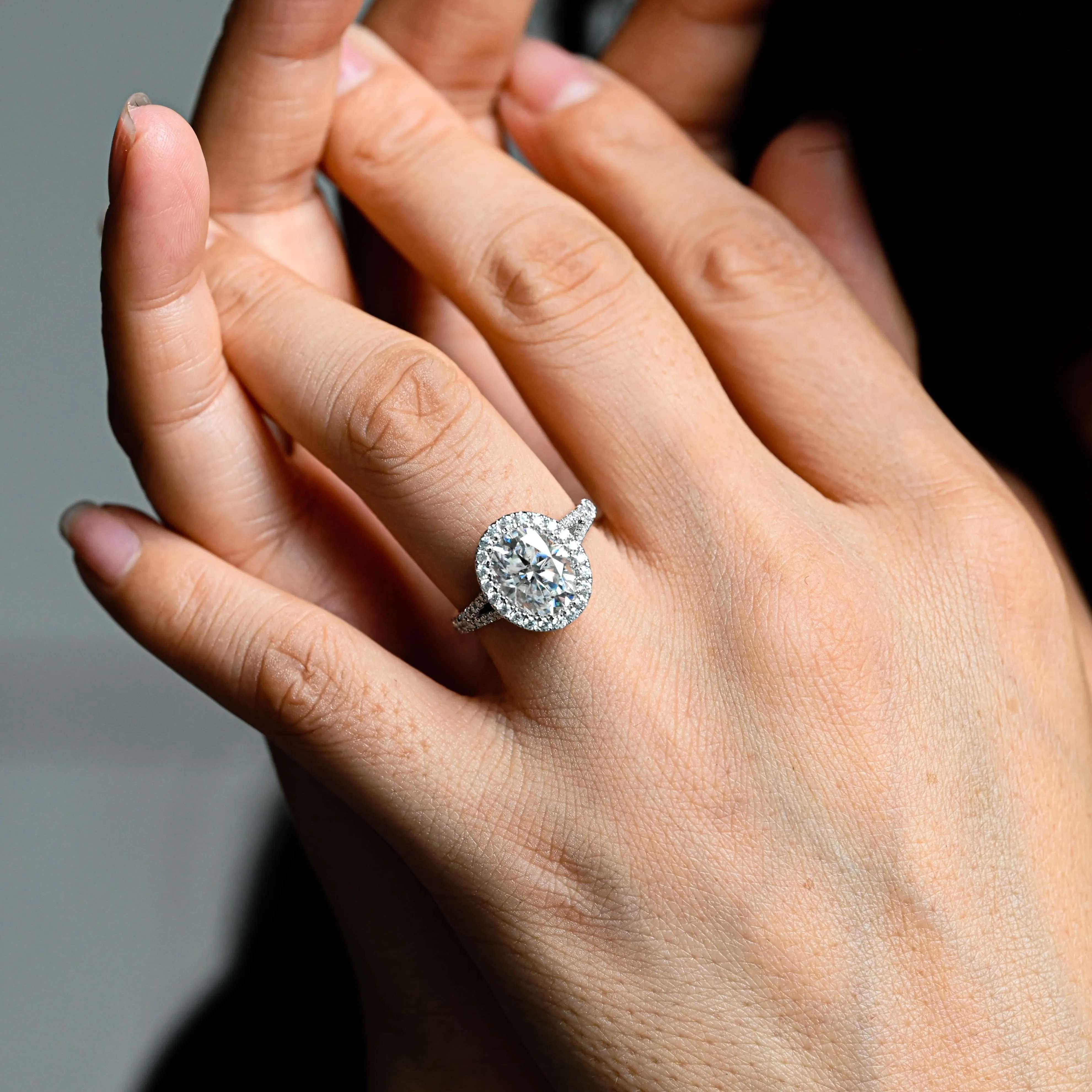 Solid Gold Split Shank Halo Oval Cut Moissanite Engagement Ring sold by Causyou product image thumbnail 4