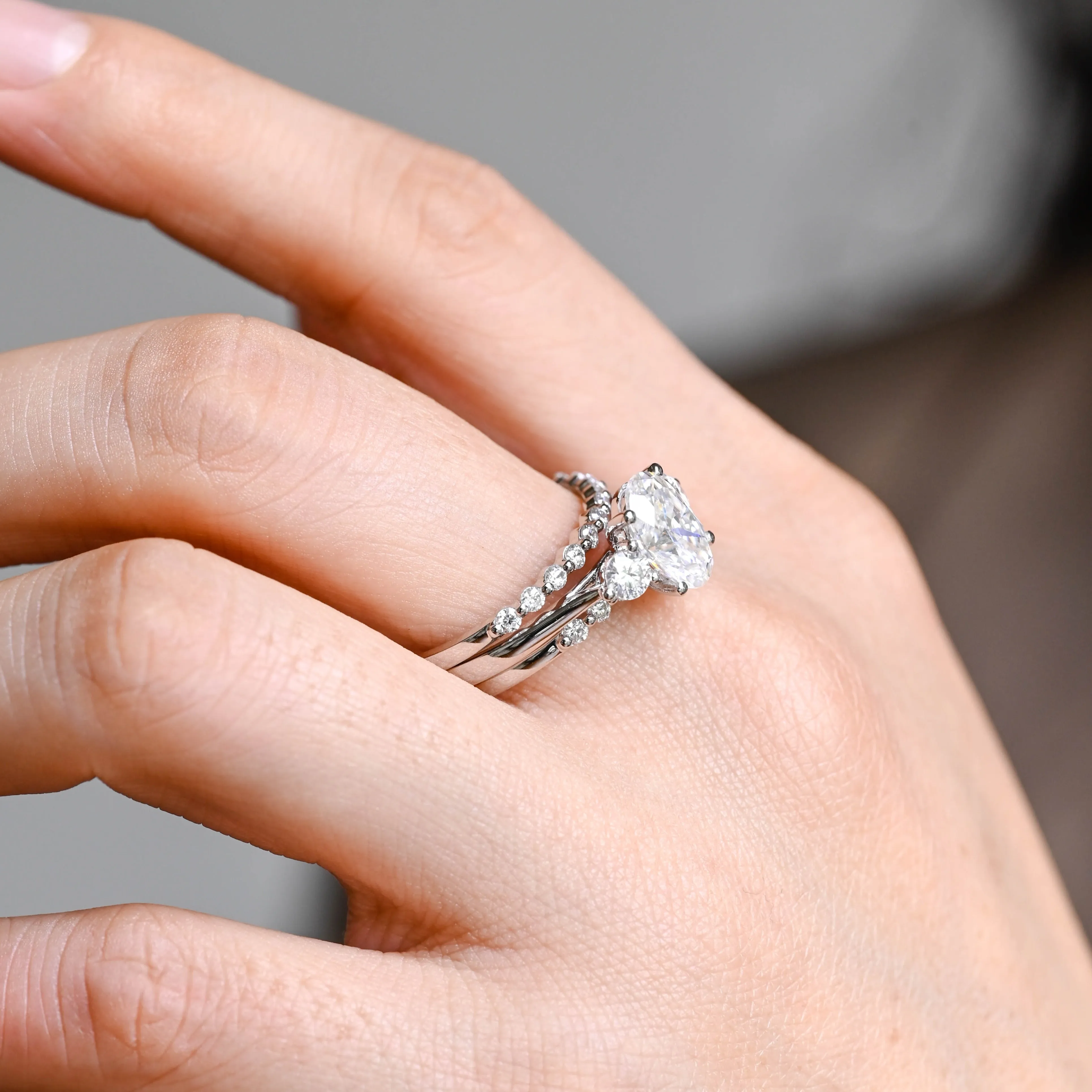 Solid Gold Oval Cut Moissanite Engagement Ring and Wedding Ring Set sold by Causyou product image thumbnail 4