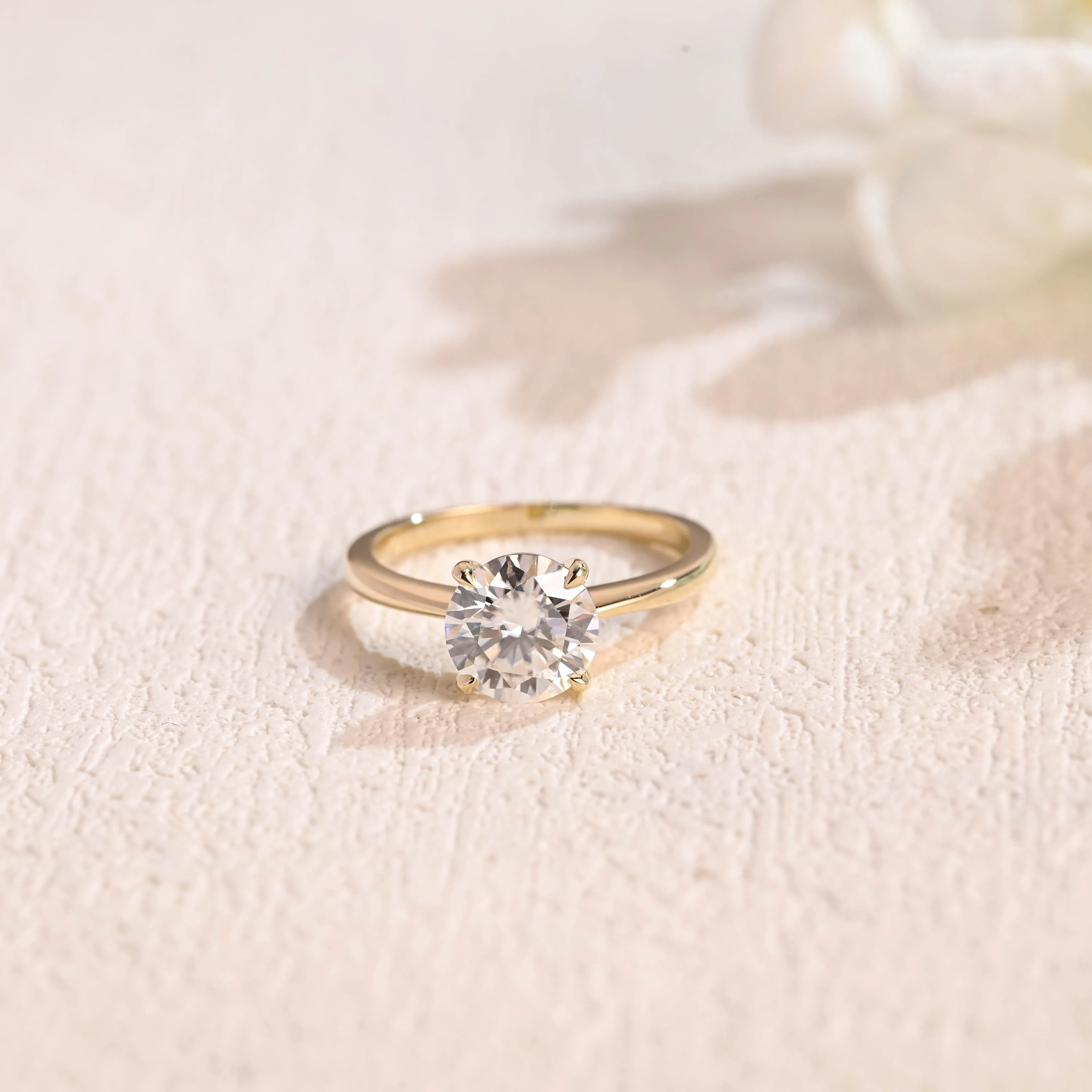 Solid Gold Knife Edge Solitaire Round Moissanite Engagement Ring sold by Causyou product image thumbnail 3