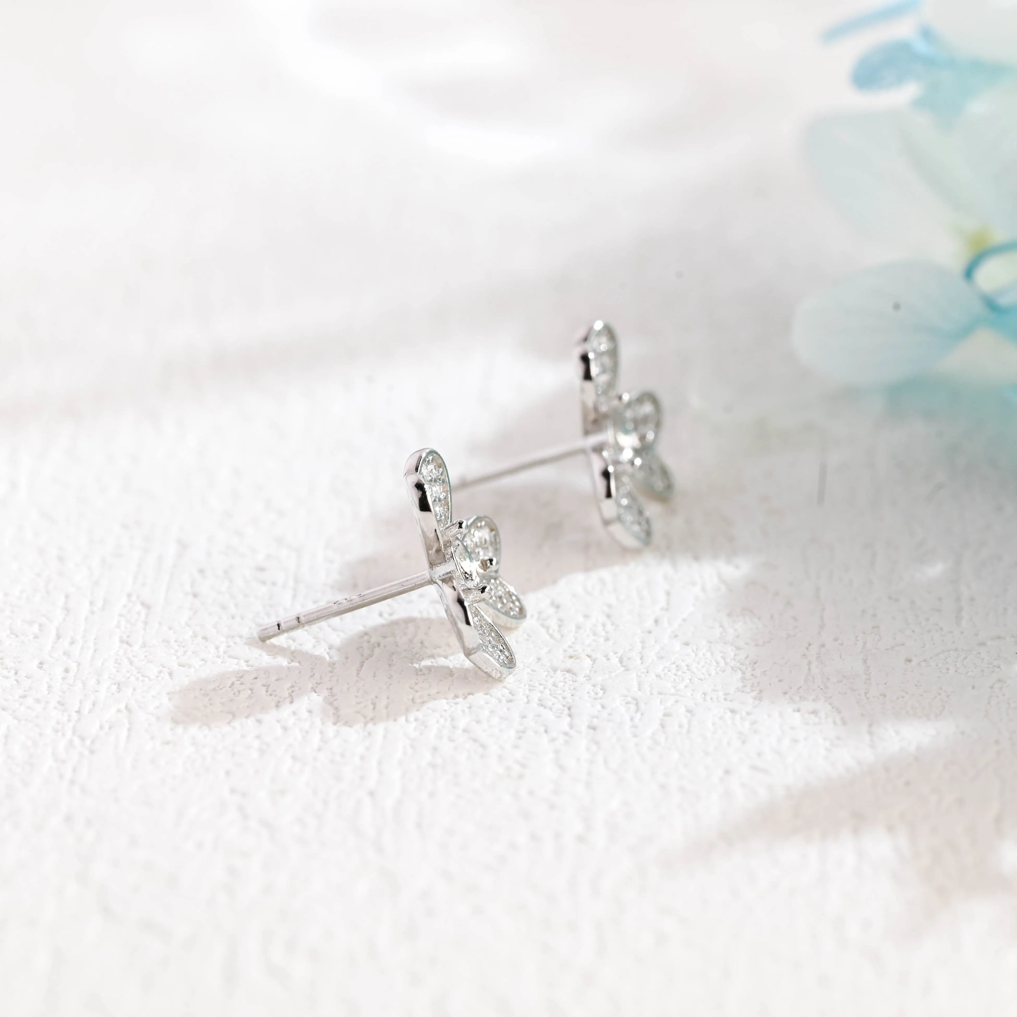 Solid Gold Clover Round Cut Moissanite Earring Studs sold by Causyou product image thumbnail 5