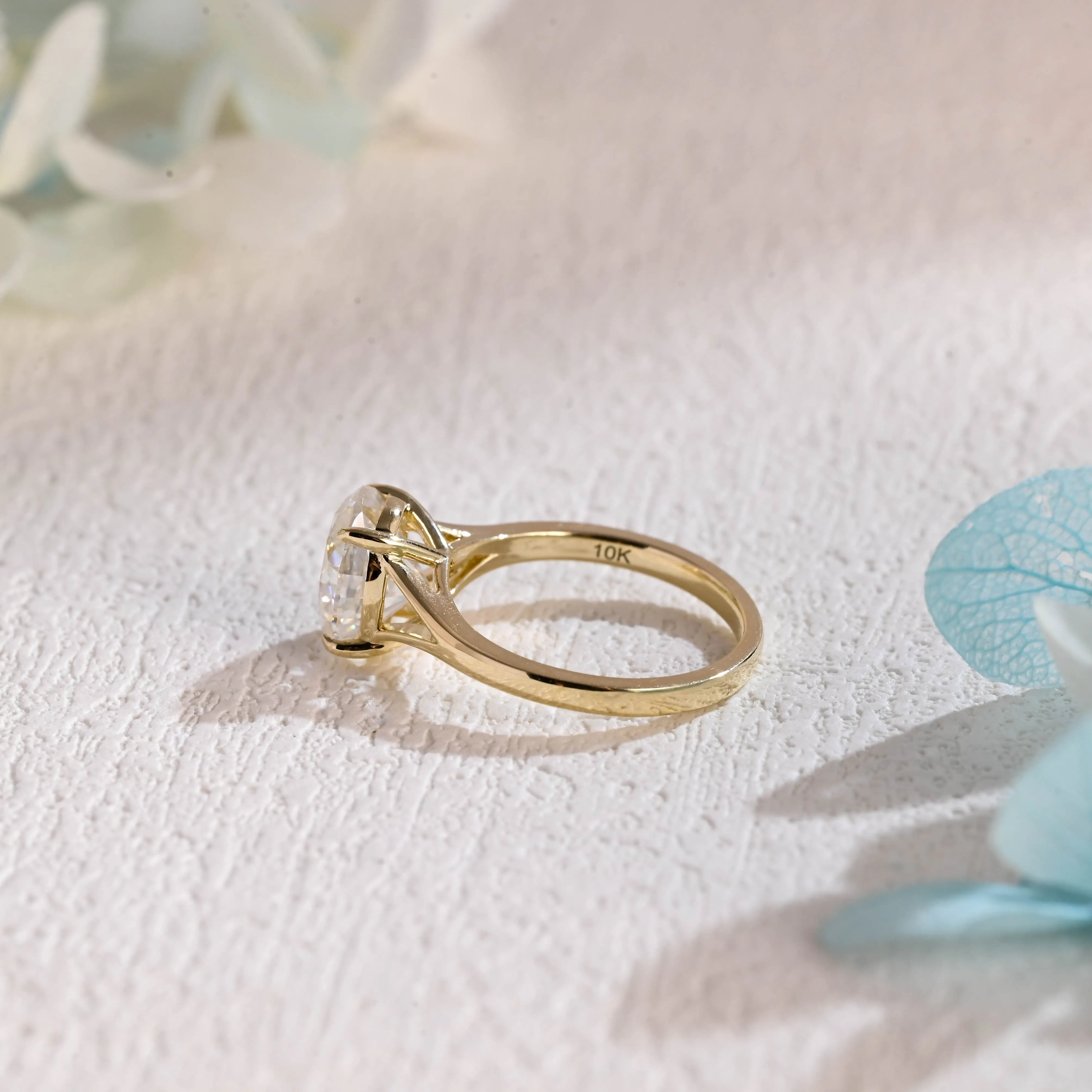 Solid Gold Split Shank Solitaire Oval Cut Moissanite Engagement Ring sold by Causyou product image thumbnail 5