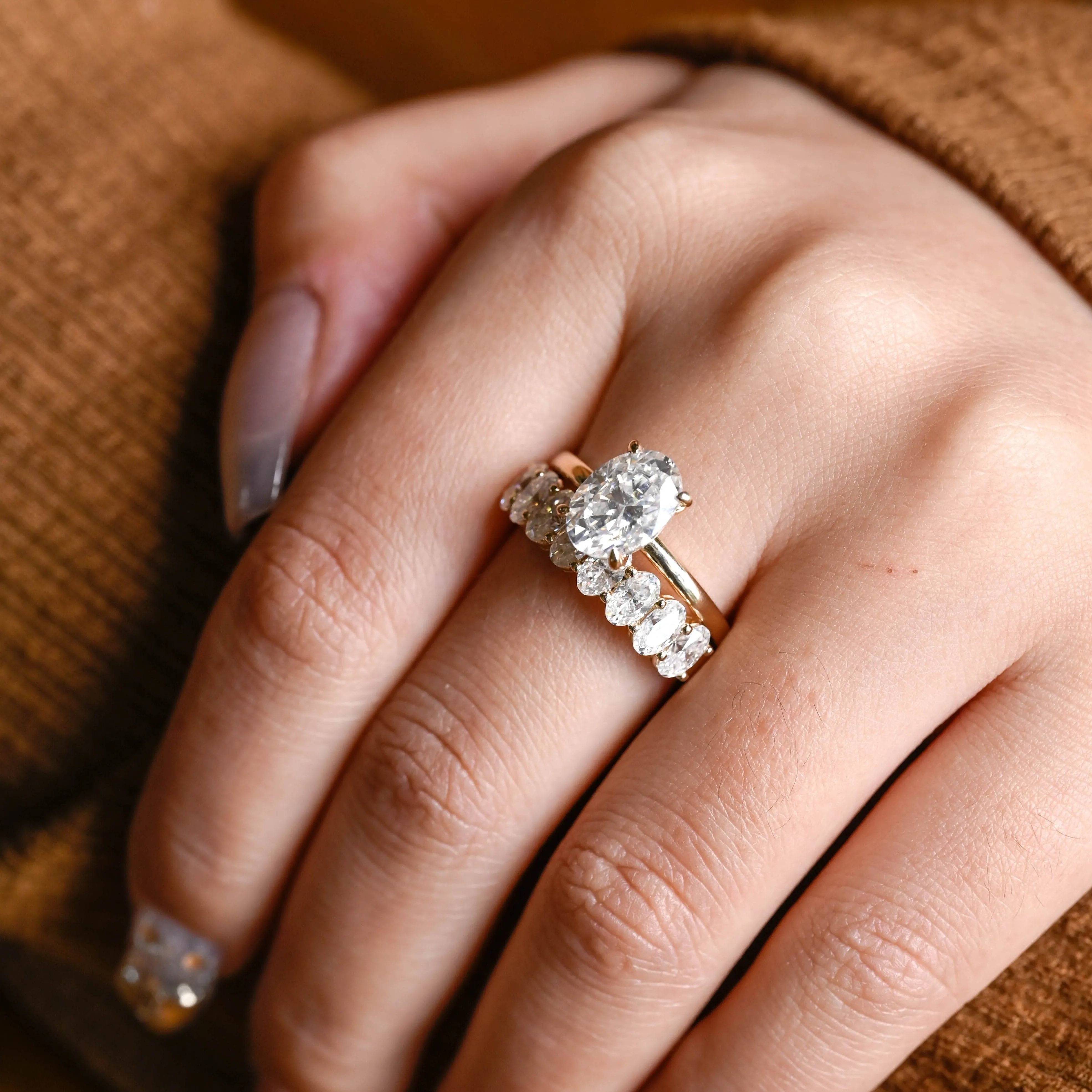 Solid Gold Solitaire Oval Cut Moissanite Engagement Ring Set sold by Causyou product image thumbnail 3