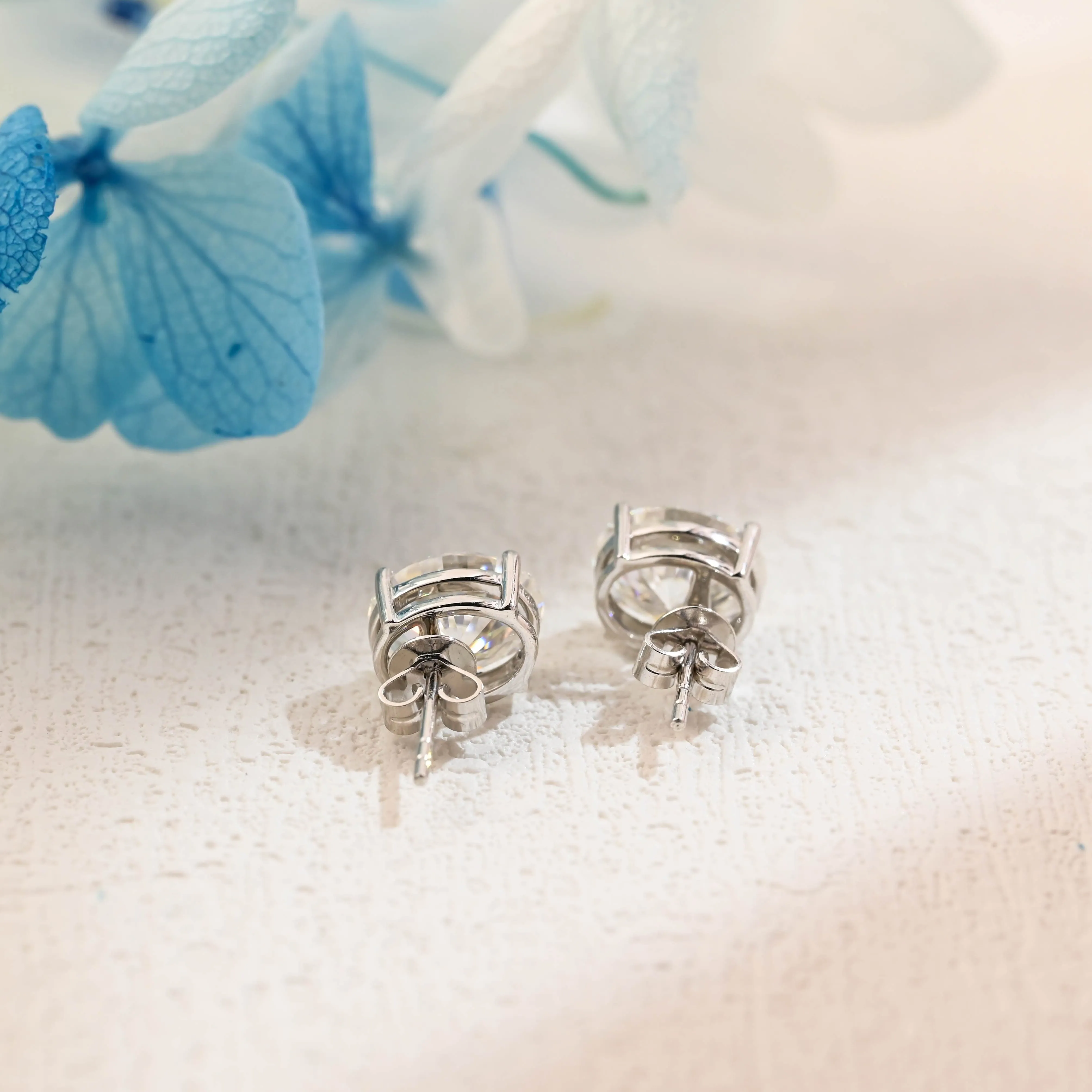 Solid Gold Solitaire Oval Cut Moissanite Earrings Studs sold by Causyou product image thumbnail 5