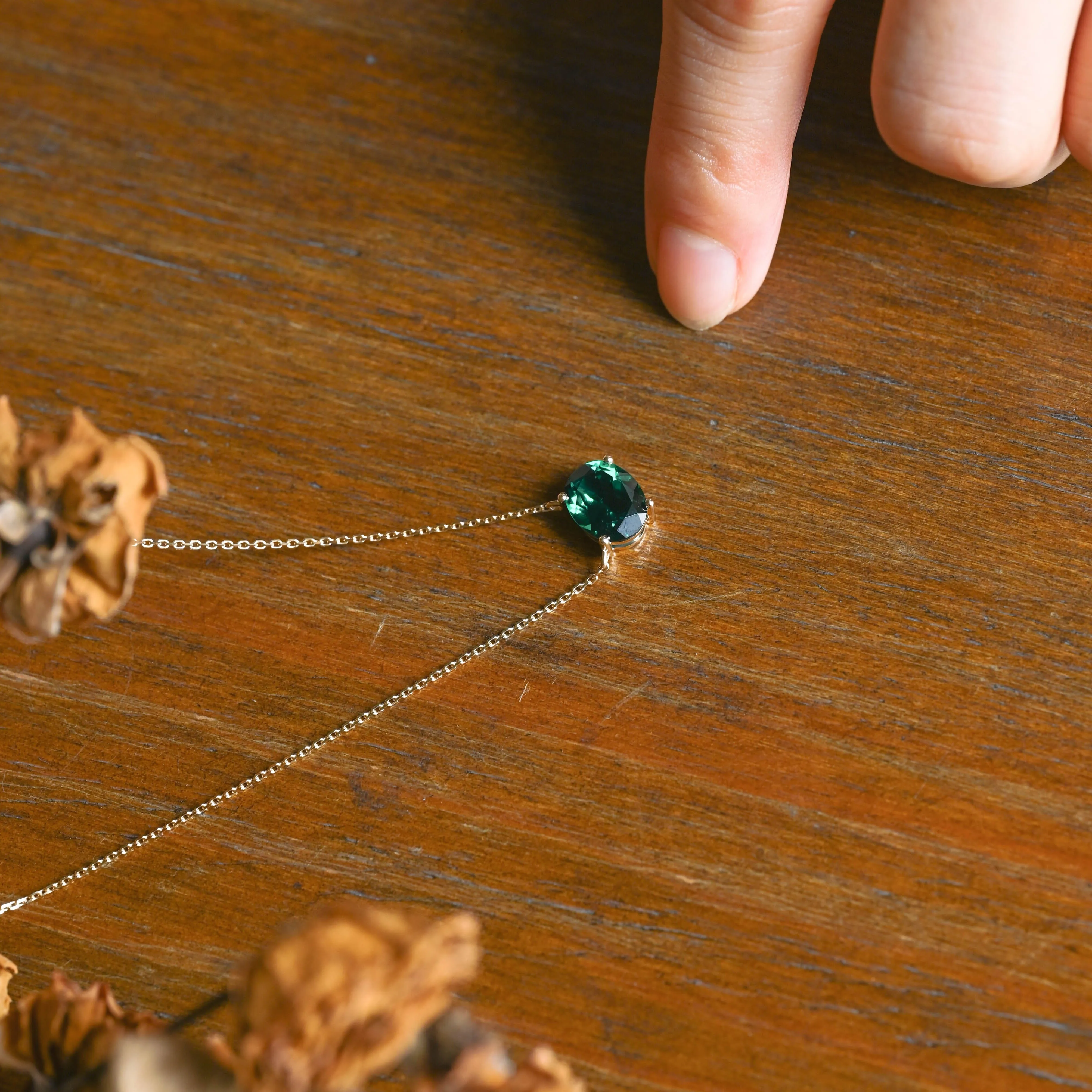 Solid Gold Oval Cut Lab Grown Emerald Pendant Necklace sold by Causyou product image thumbnail 3