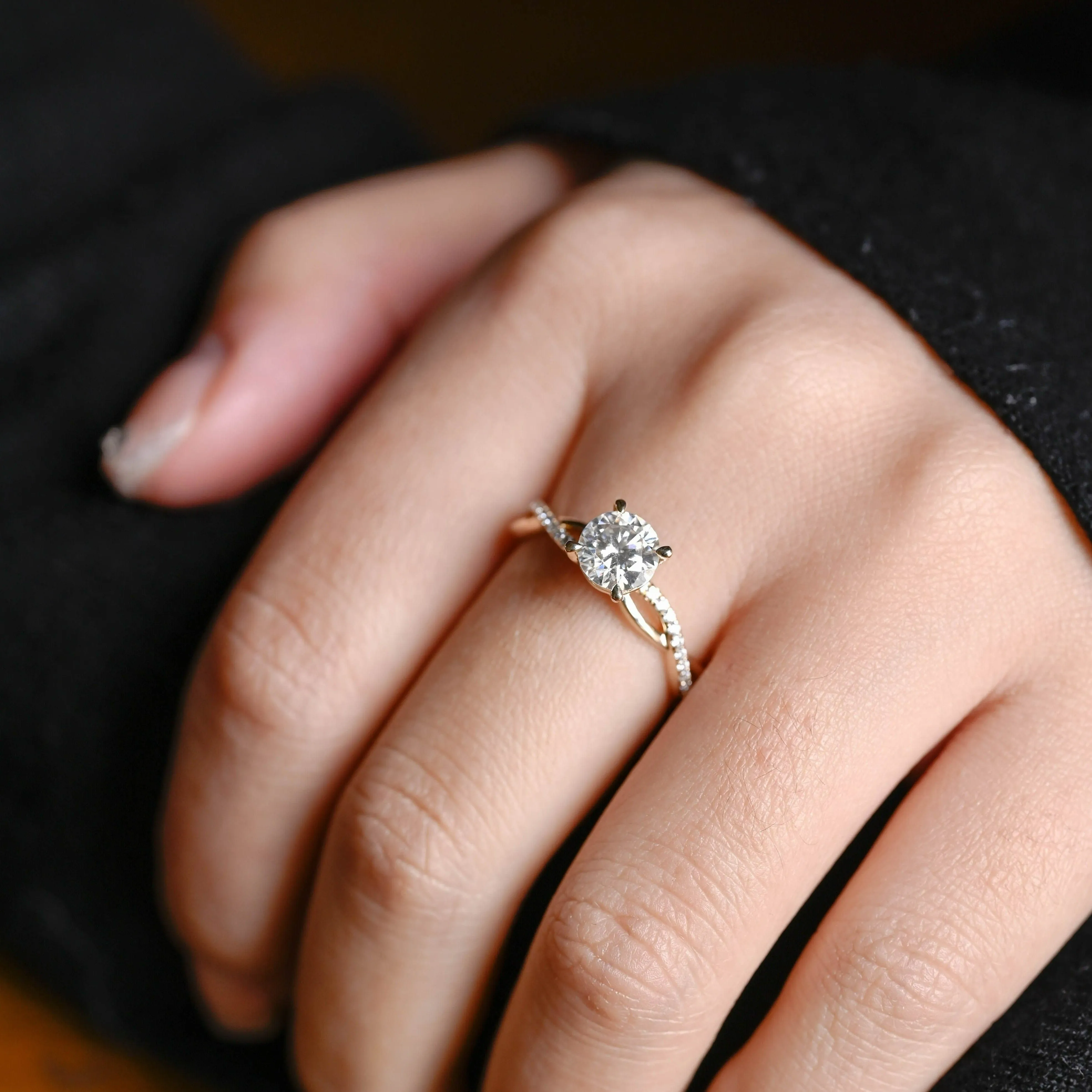Solid Gold Solitaire Twisted Band Round Moissanite Engagement Ring sold by Causyou product image thumbnail 2