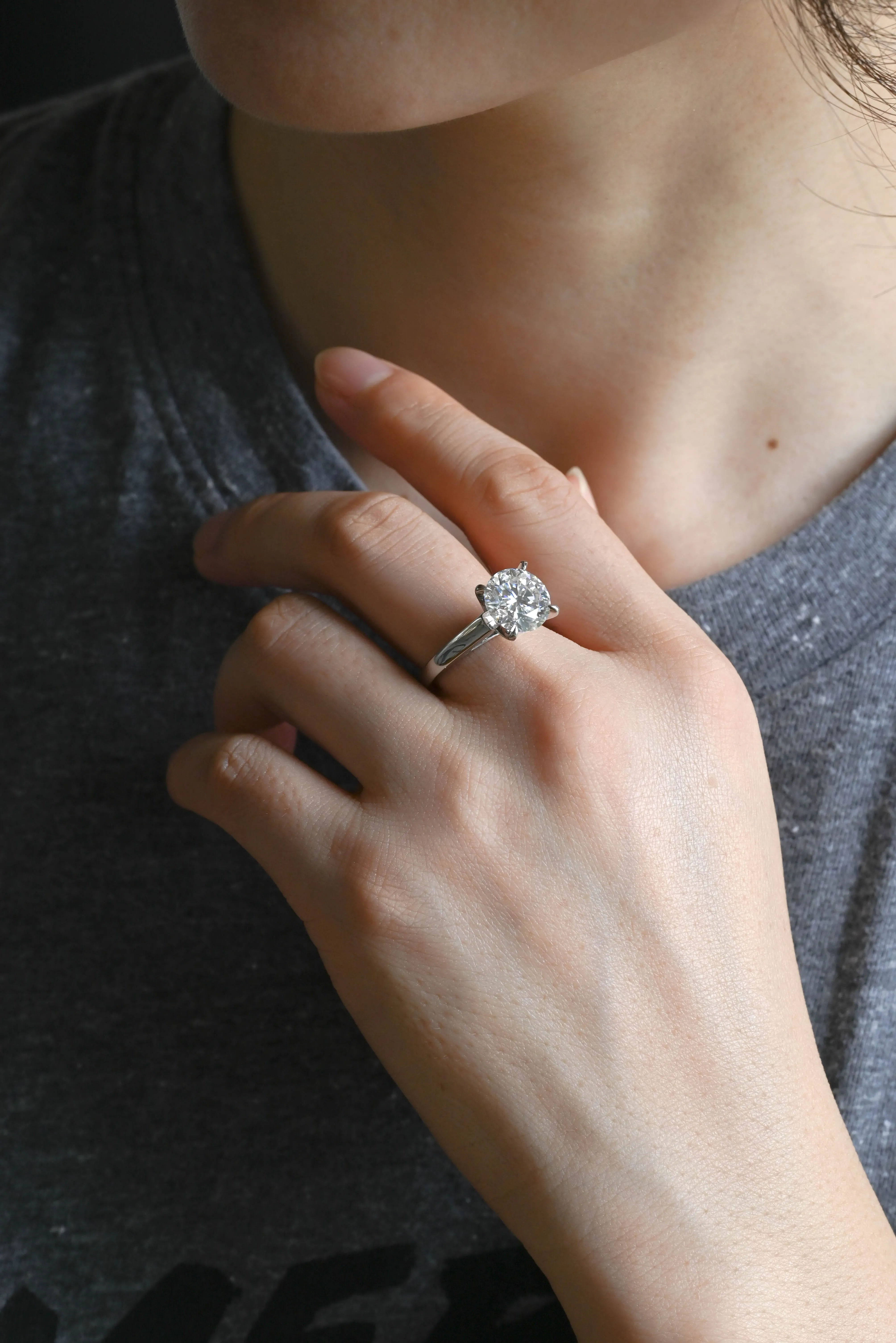 Solid Gold D/VS1 High Setting Round Cut Lab Grown Diamond Engagement Ring sold by Causyou product image thumbnail 4