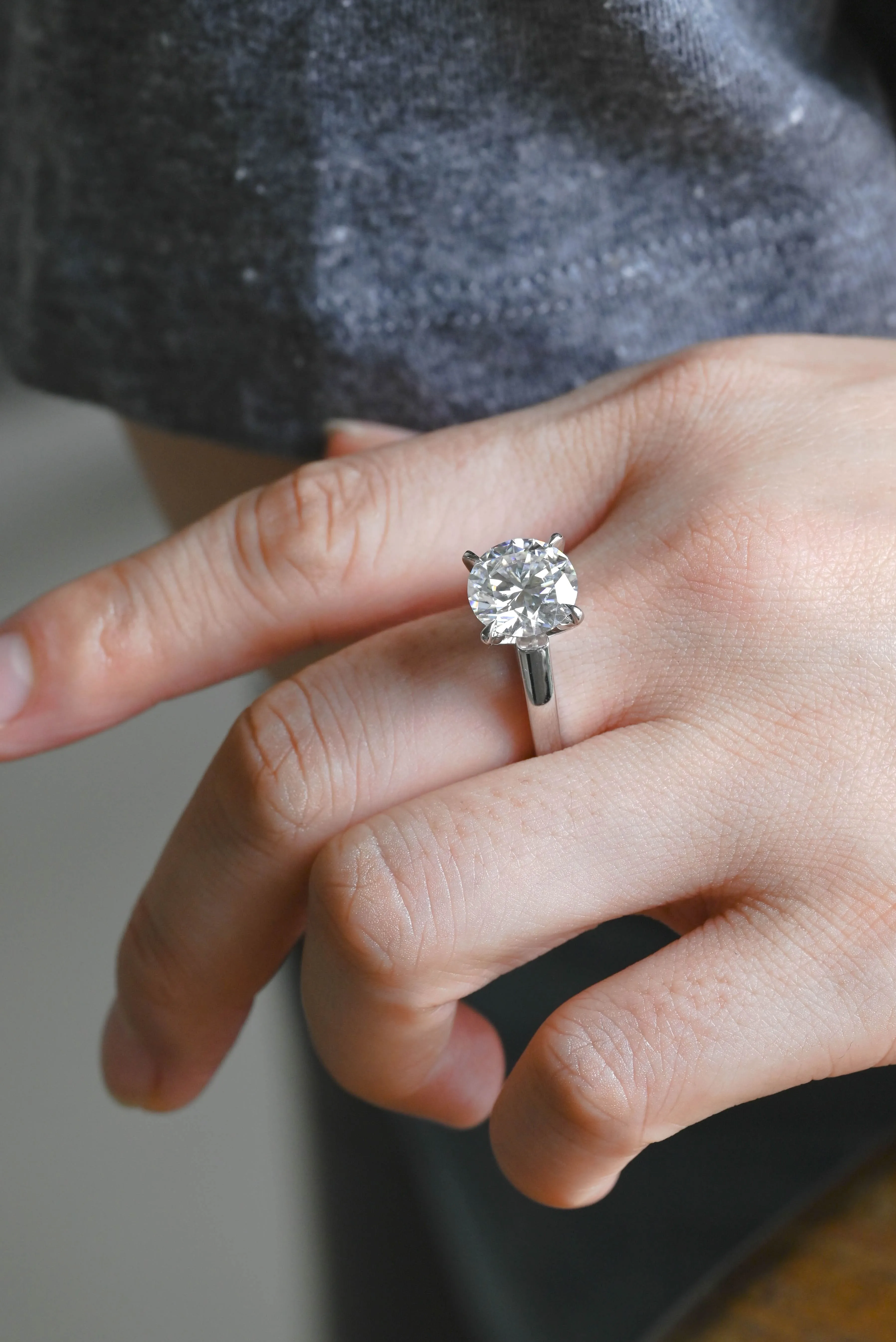 Solid Gold D/VS1 High Setting Round Cut Lab Grown Diamond Engagement Ring sold by Causyou product image thumbnail 2