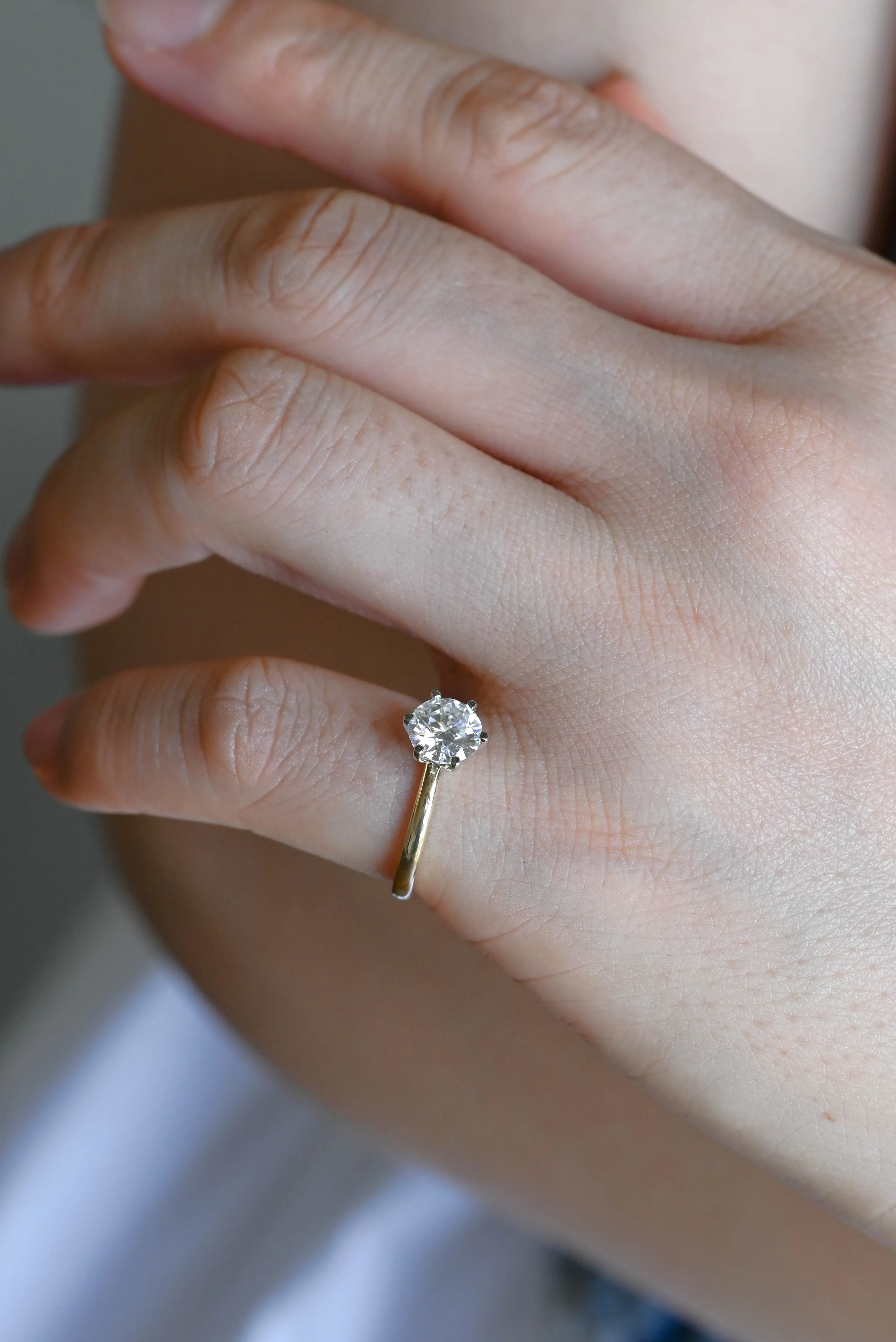 Solid Gold D/VS1 Solitaire Round Cut Lab Grown Diamond Engagement Ring sold by Causyou product image thumbnail 3