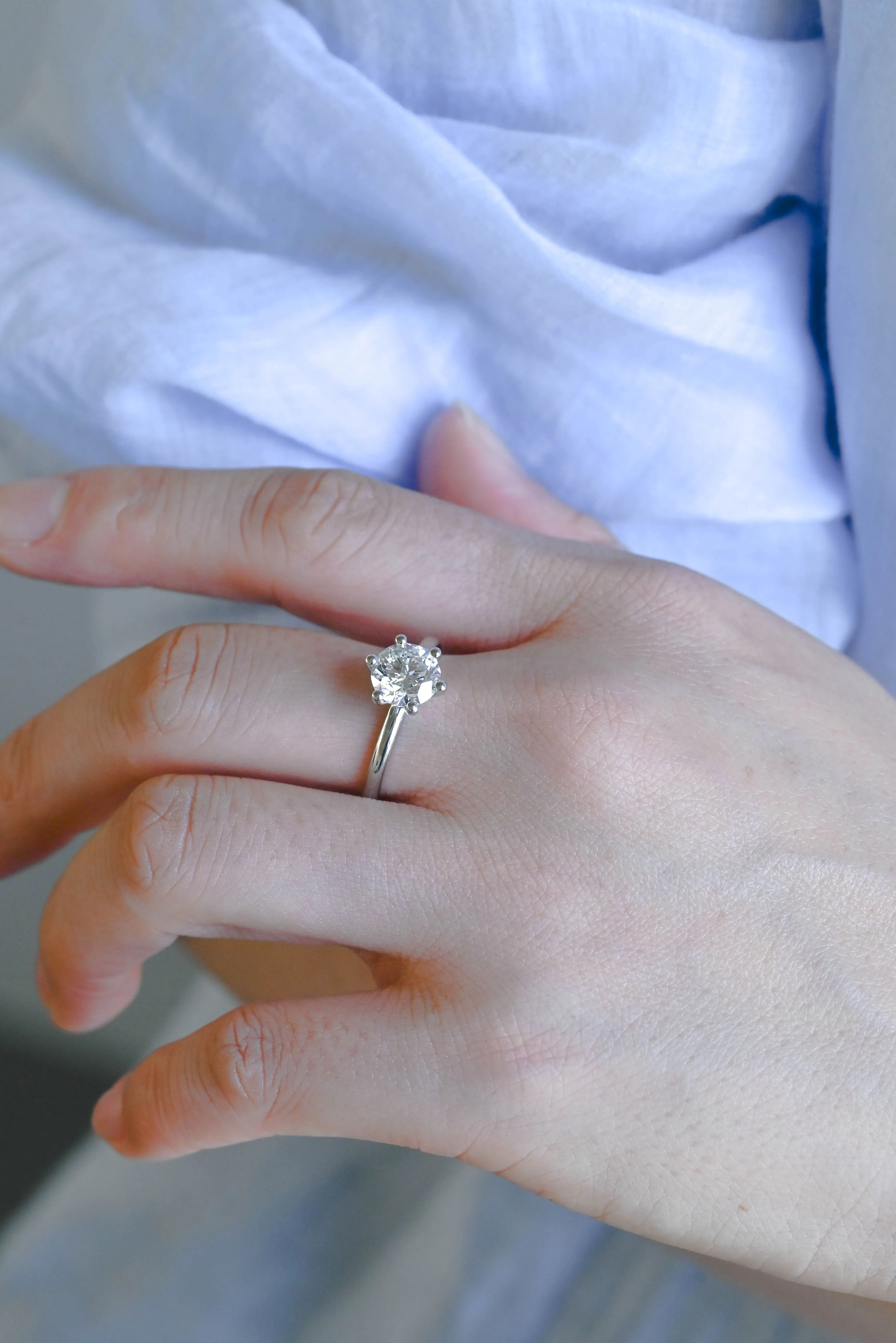 Solid Gold D/VS1 Round Cut Lab Grown Diamond Engagement Ring sold by Causyou product image thumbnail 2