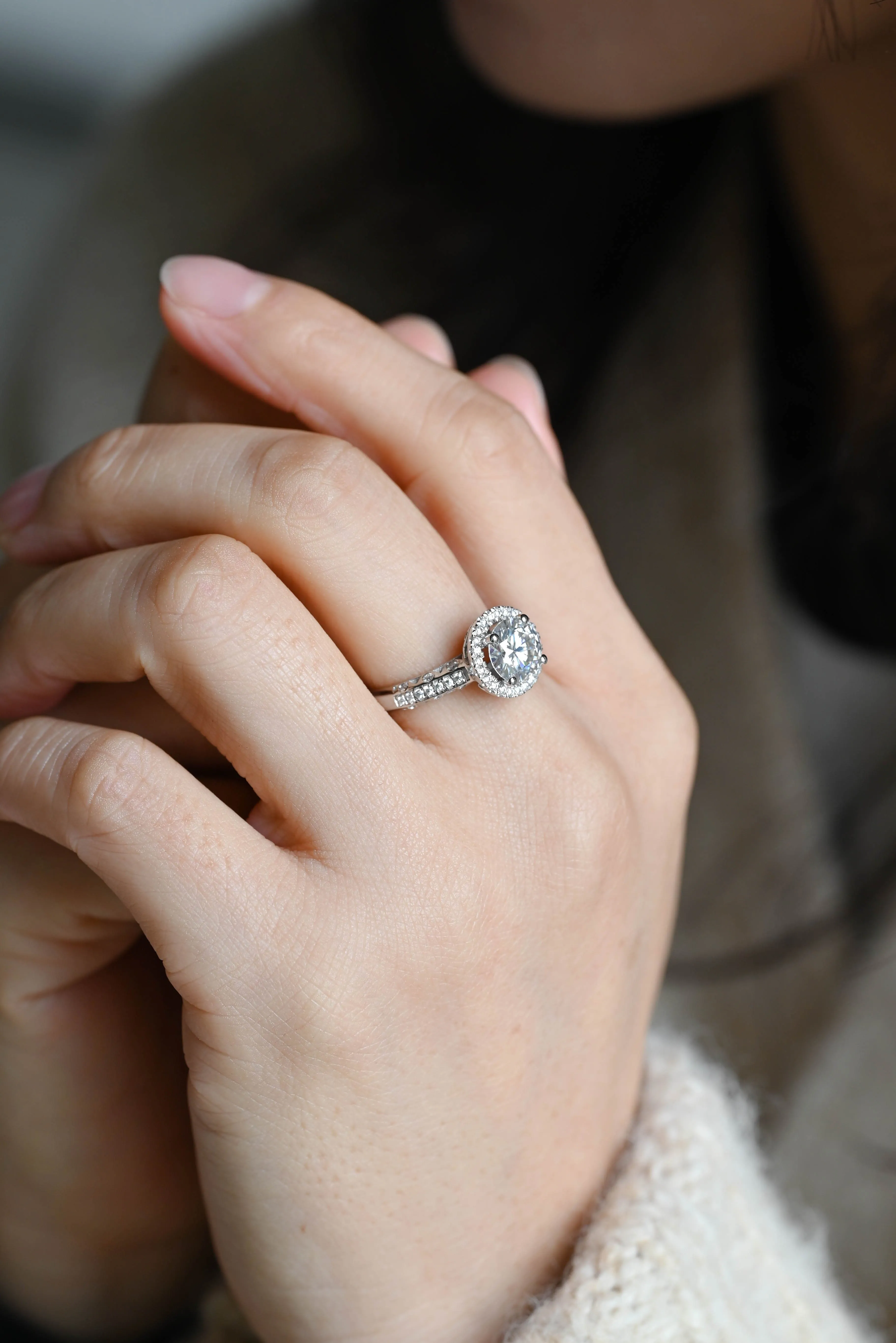 Solid Gold D/VS1 Halo Round Cut Lab Grown Diamond Engagement Ring sold by Causyou product image thumbnail 4