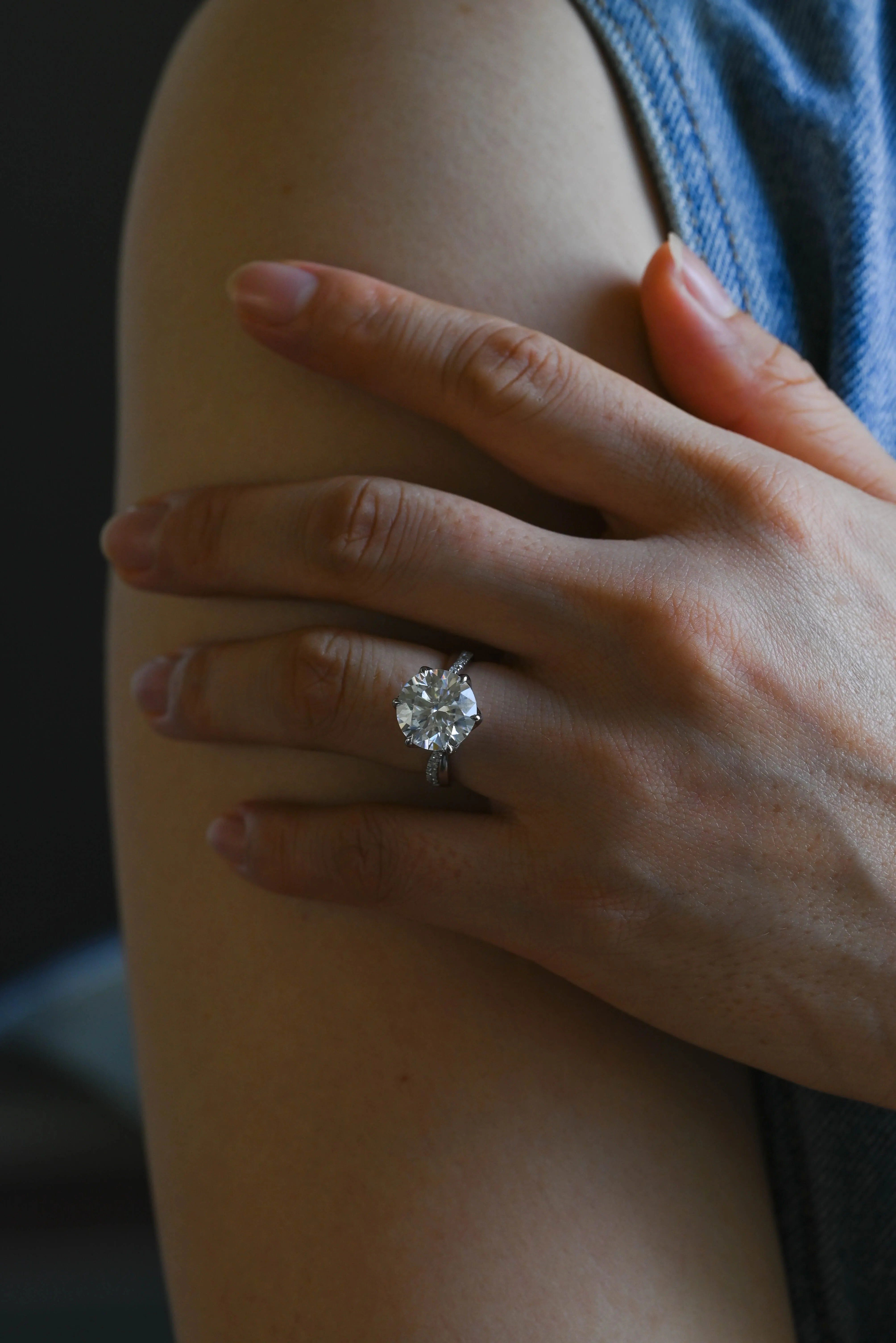 Solid Gold D/VS1 Tulip Setting Half Pave Twisted Band Round Cut Lab Grown Engagement Diamond Ring sold by Causyou product image thumbnail 4