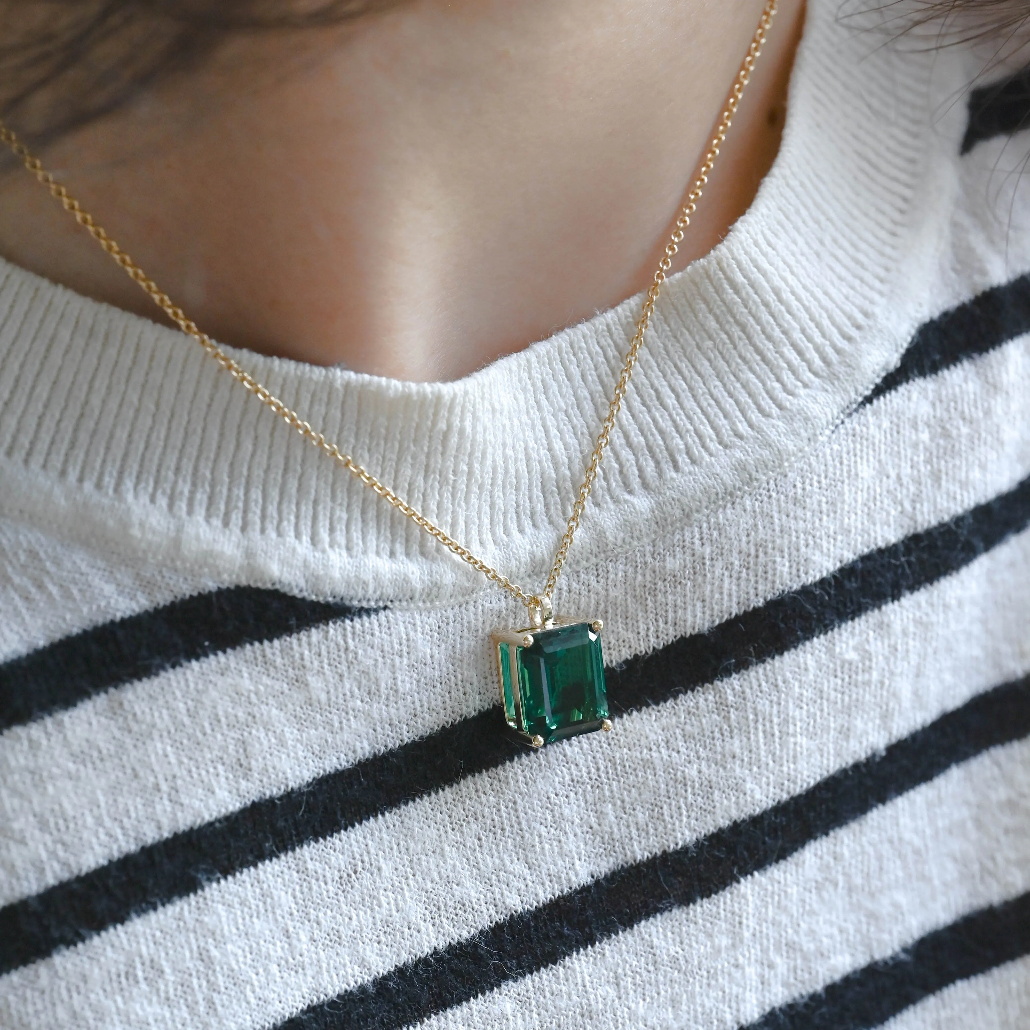 Solid Gold Emerald Cut Lab Grown Emerald Pendant Necklace sold by Causyou product image thumbnail 3