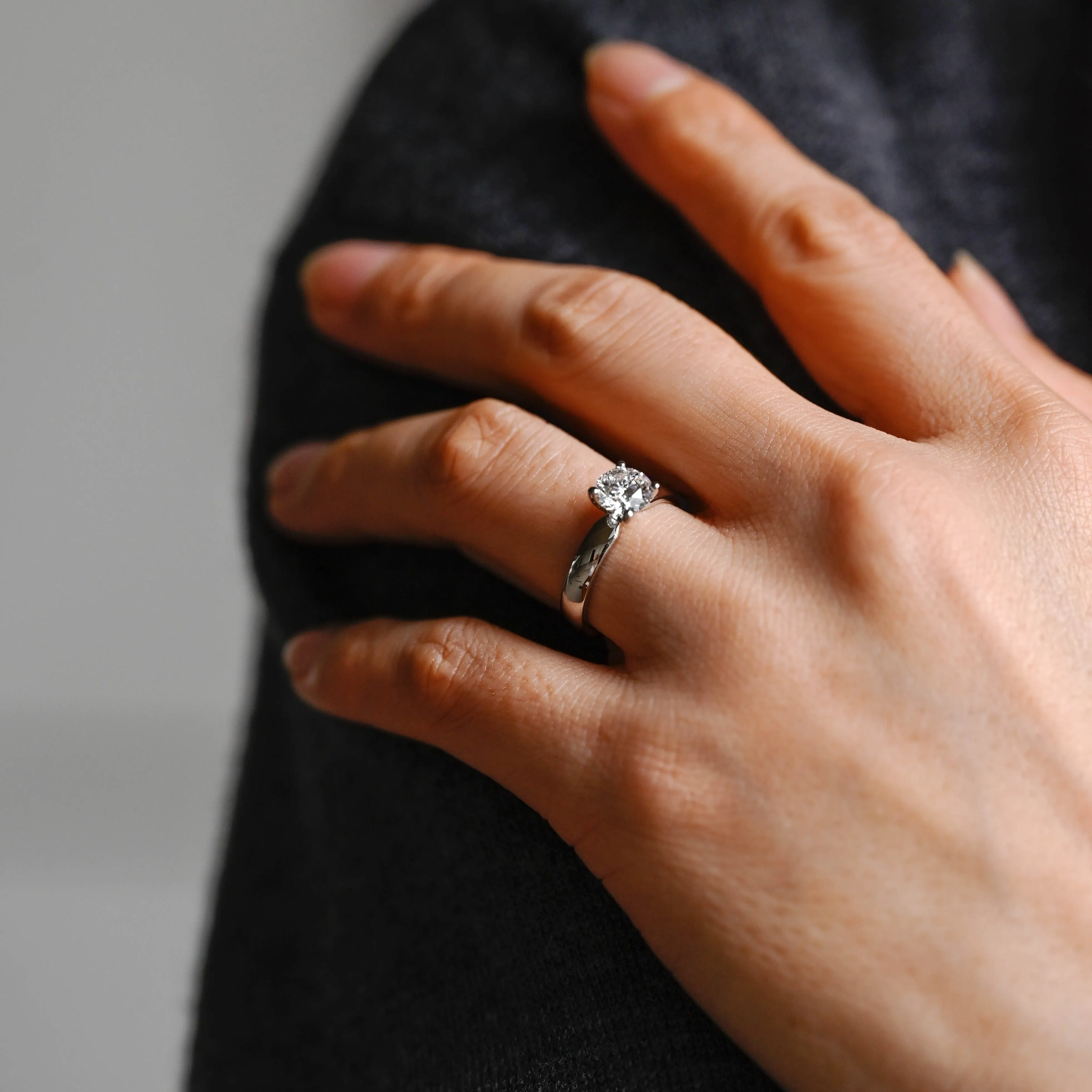 Solid Gold 3.5mm Width Round Cut Moissanite Engagement Ring sold by Causyou product image thumbnail 3