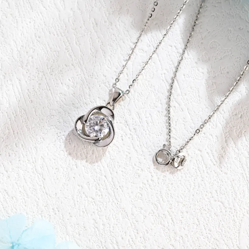 Solid Gold Round Cut Moissanite Pendant,  Lucky Clover Necklace made by Causyou