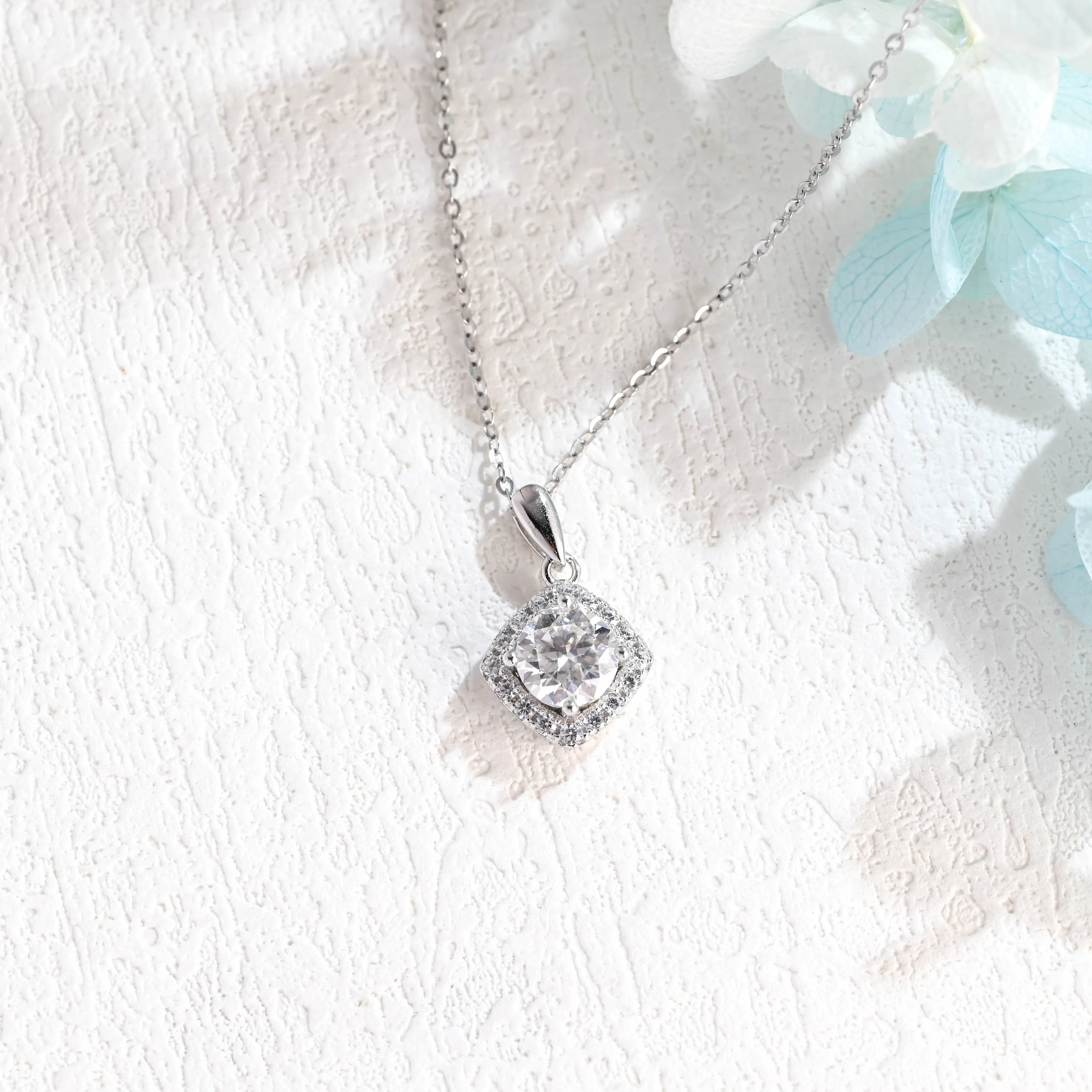 Solid Gold Vintage Style Halo Round Cut Moissanite Pendant sold by Causyou product image thumbnail 5