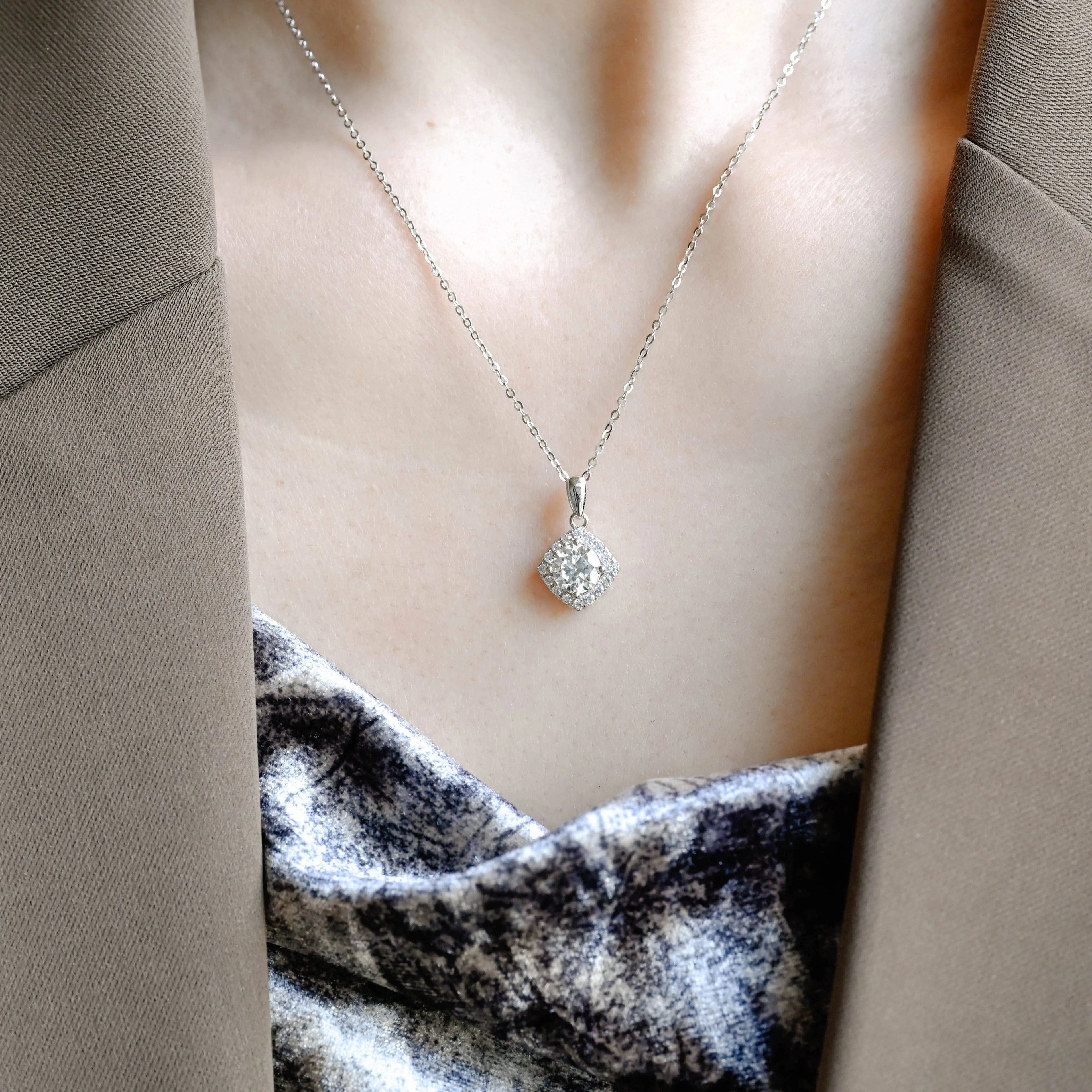Solid Gold Vintage Style Halo Round Cut Moissanite Pendant sold by Causyou product image thumbnail 2
