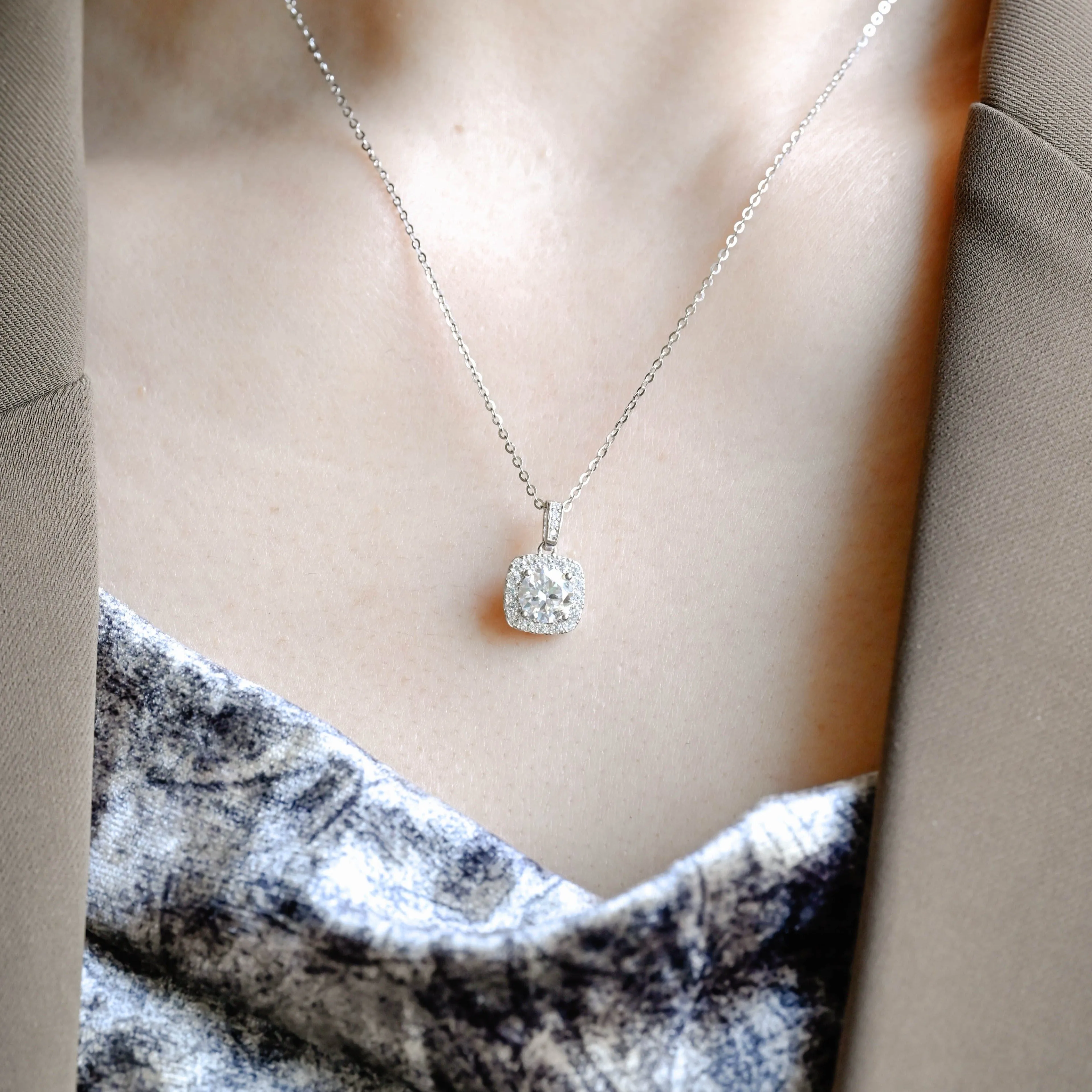 Solid Gold Halo Round Cut Moissanite Pendant sold by Causyou product image thumbnail 2