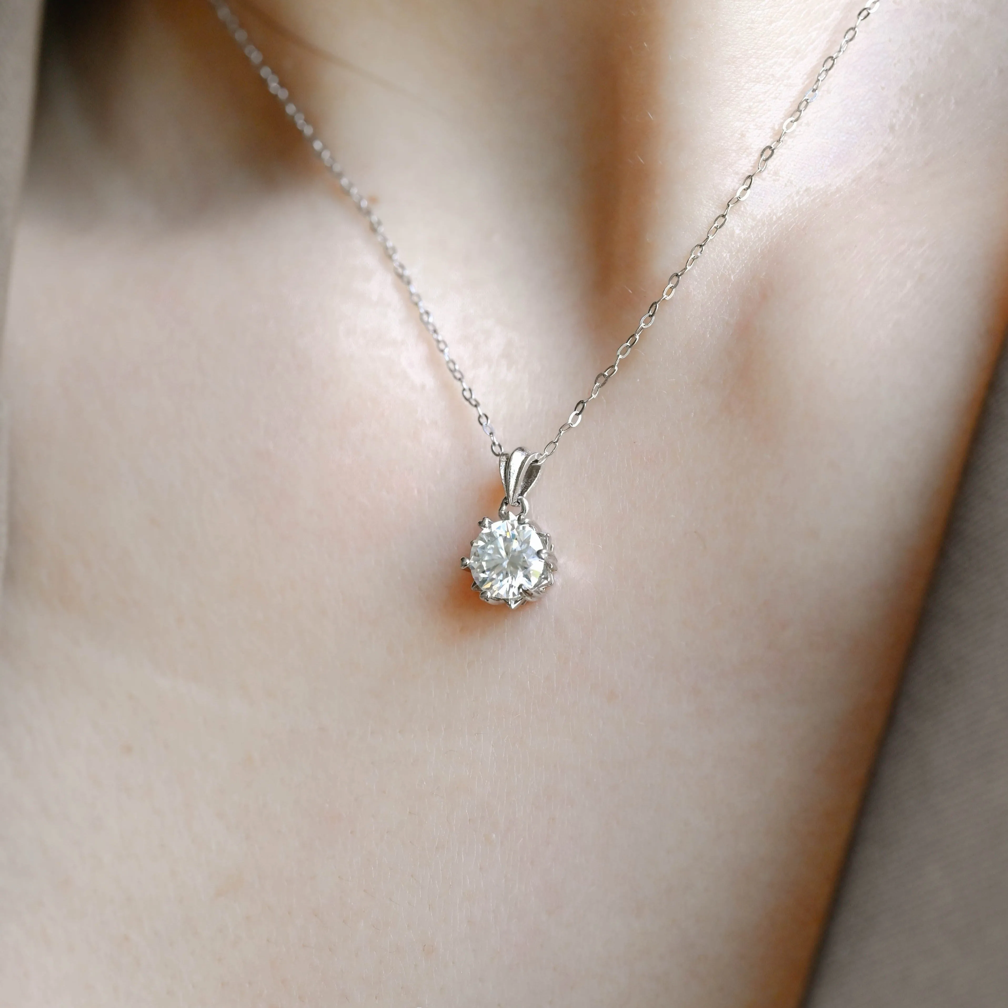 Solid Gold Floral Round Cut Moissanite Pendant sold by Causyou product image thumbnail 4