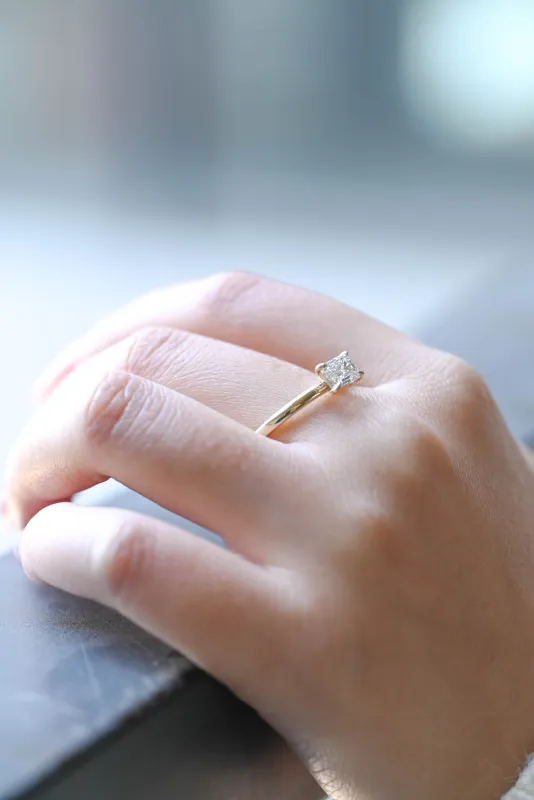 Solid Gold Emerald Cut Lab Diamond East-West Setting Engagement Ring | D Color VS1 IGI Certified made by Causyou
