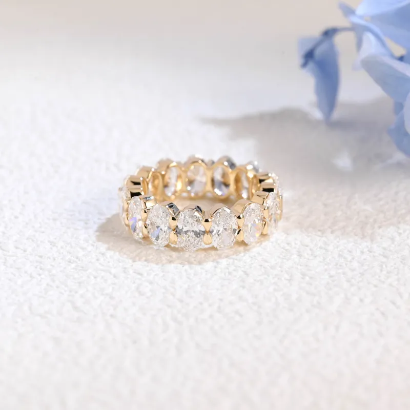 Solid Gold 4*6mm Oval Lab Diamond Wedding Band for Woman made by Causyou