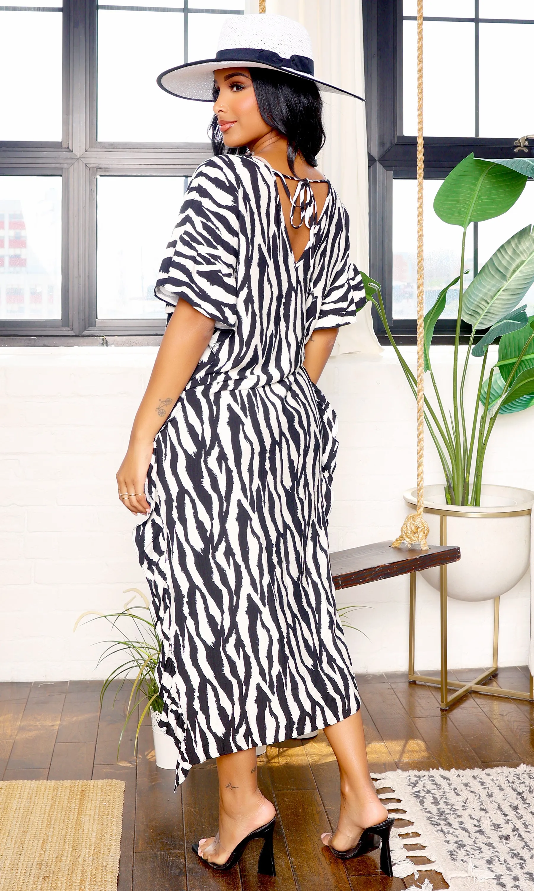 Amelia | Hi-Low V-Neck Dress - Black/Off White Wave sold by Cutely Covered product image thumbnail 4