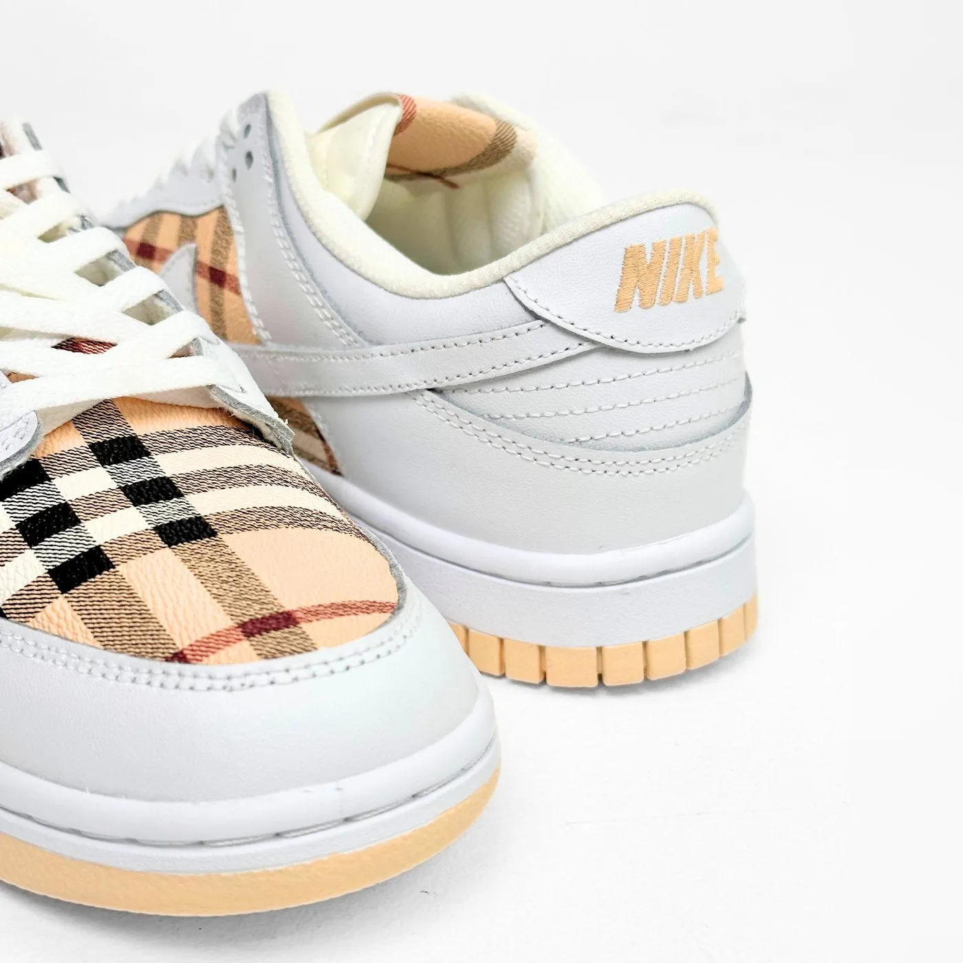 Premium Burberry Dunks Low sold by Drippy Custom Many product image thumbnail 4