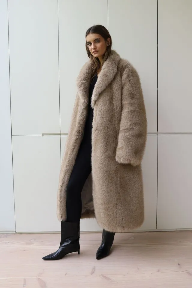 RAE FAUX FUR COAT sold by DUCIE product image thumbnail 5